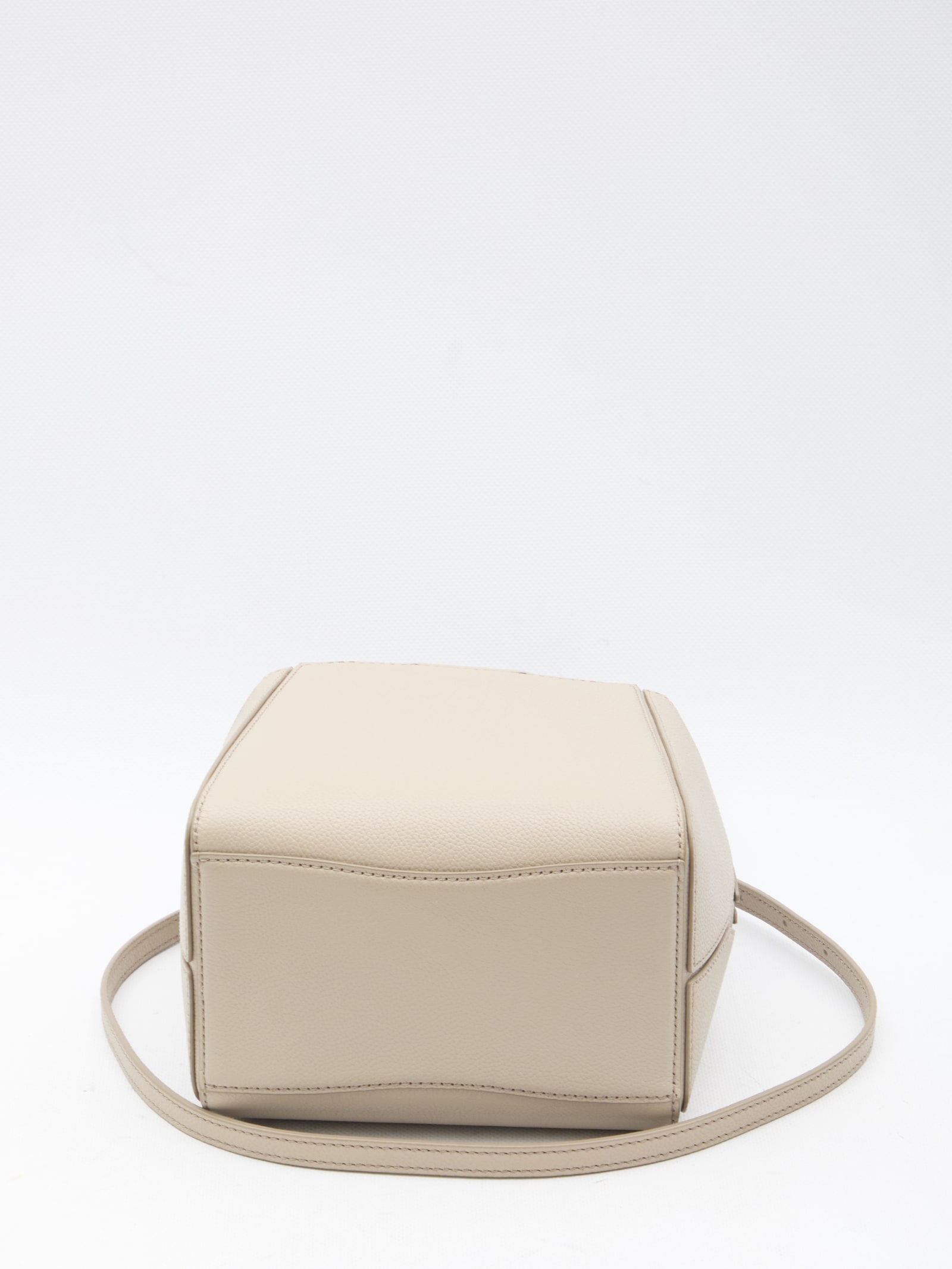 Tory Burch Mcgraw Small Bucket Bag In Beige