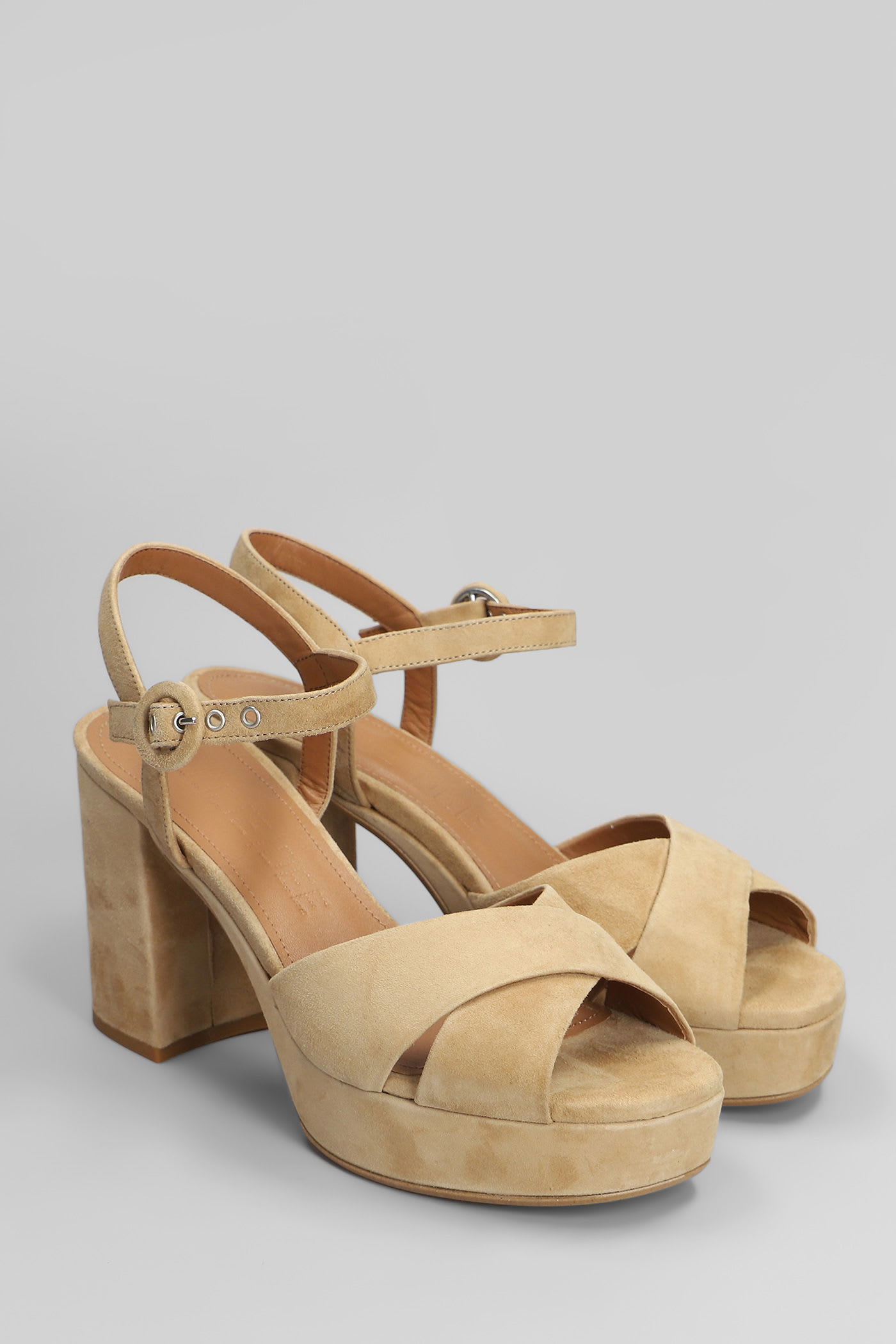 Julie Dee Sandals In Beige Suede