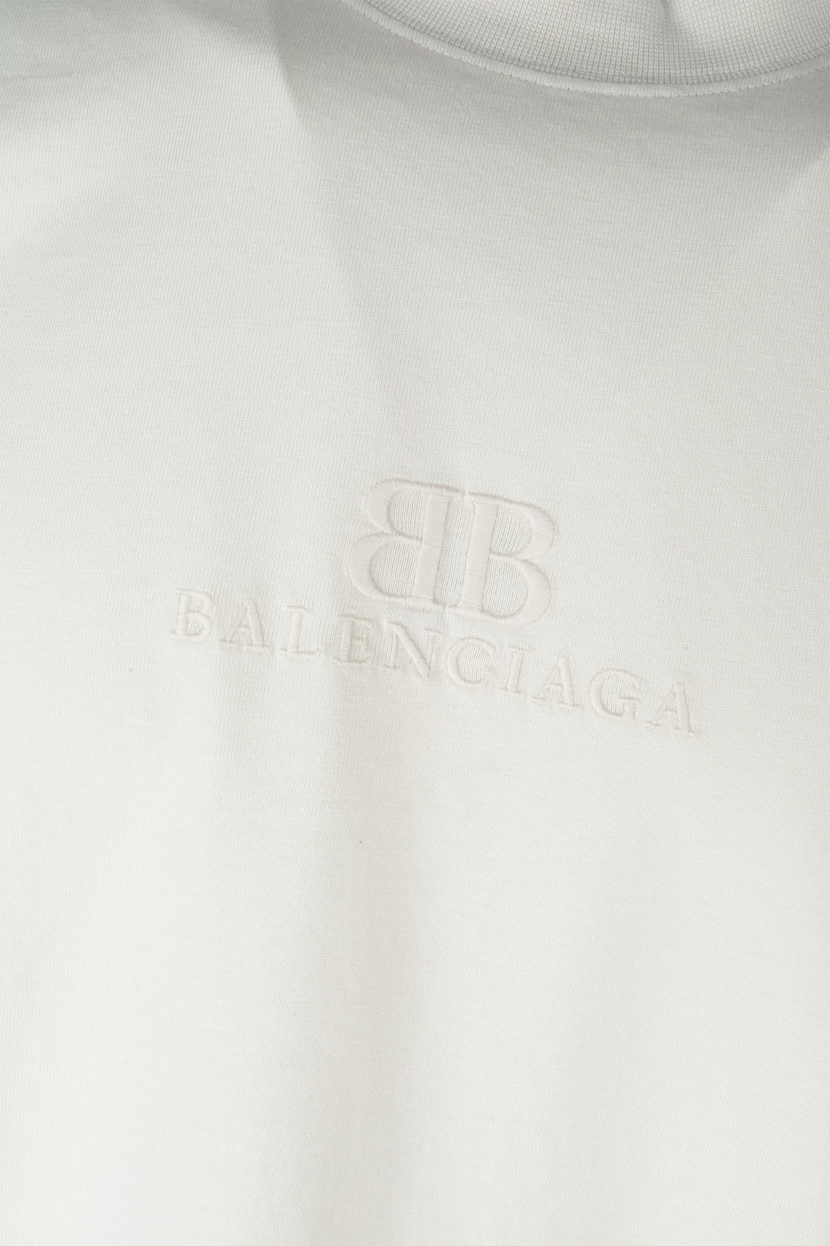 Shop Balenciaga T-shirt In Ecru Ecru