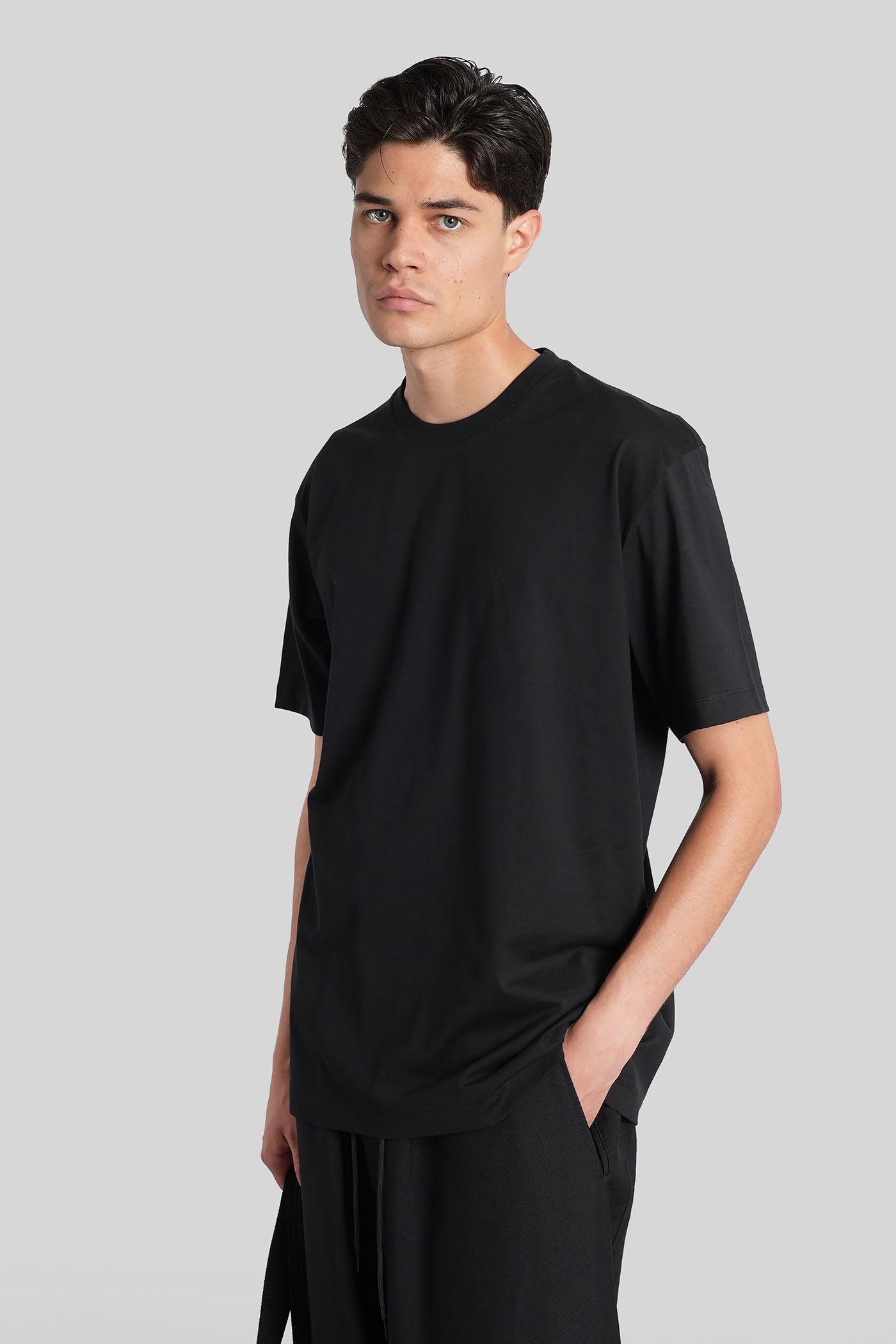 Y-3 Logo-detail Cotton T-shirt In Black
