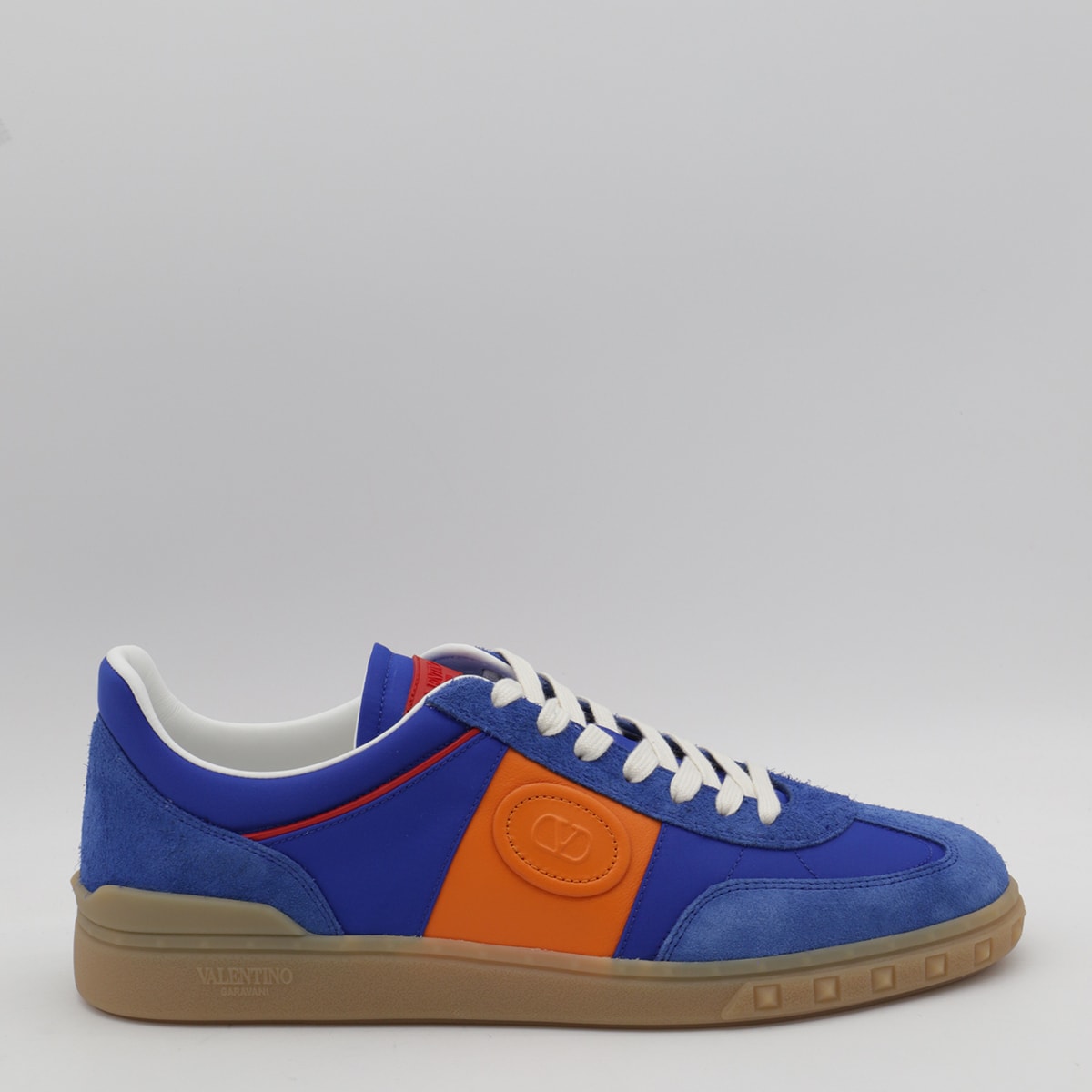 Valentino Garavani Color-blocked Sneakers With Rockstud Detailing In Blue