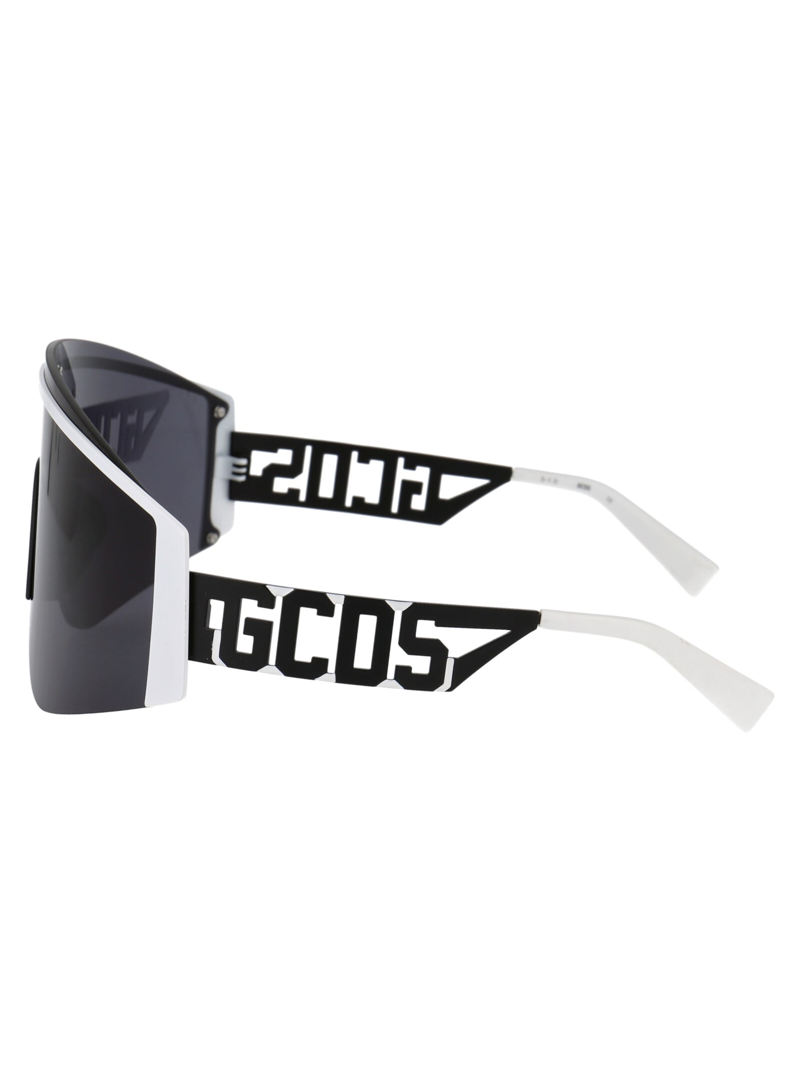 Shop Gcds Gd0003 Sunglasses In 24a White