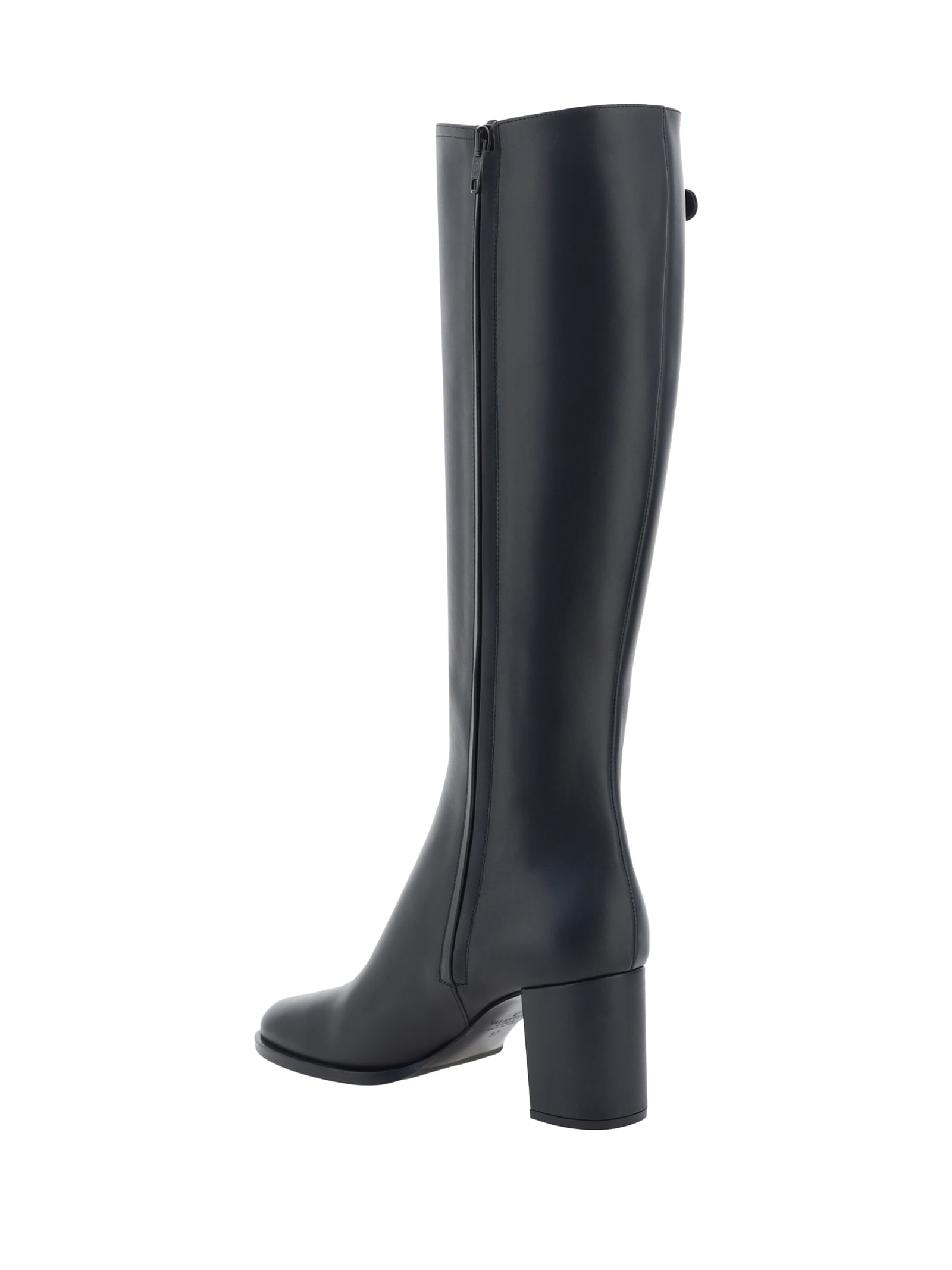 Valentino Calfskin Boots In Nero