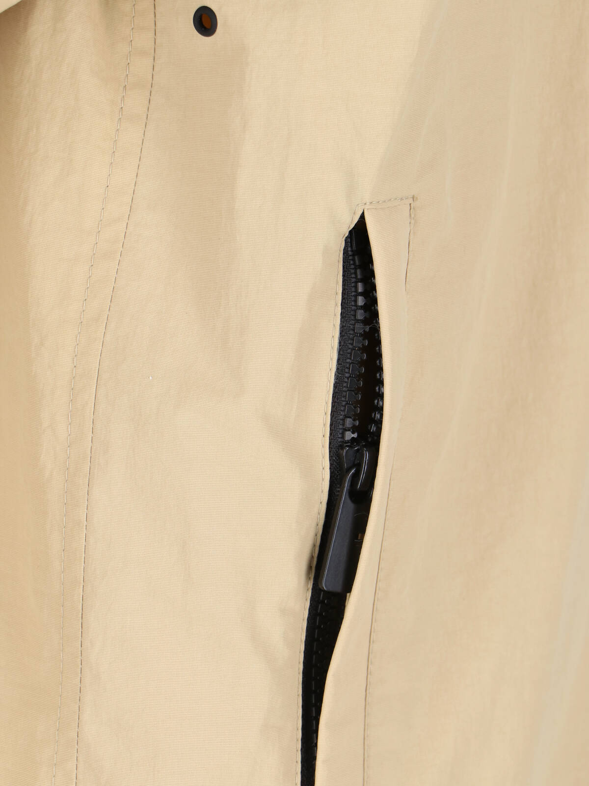 Burberry Relaxed Fit Hooded Jacket With Embroidered Detail In Cracker