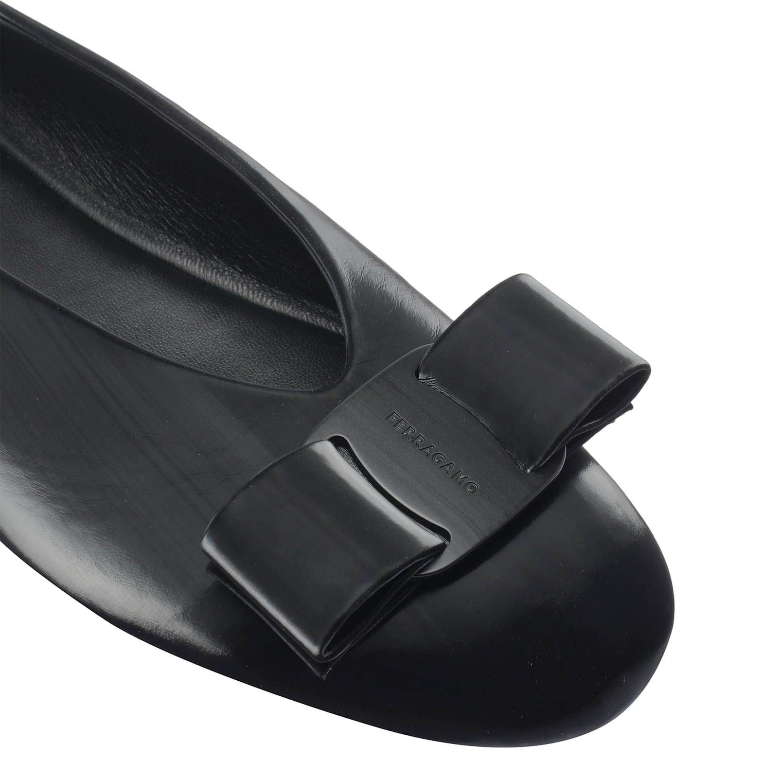 Ferragamo Leather Round Toe Ballerina Shoes With Bow Detail In Black