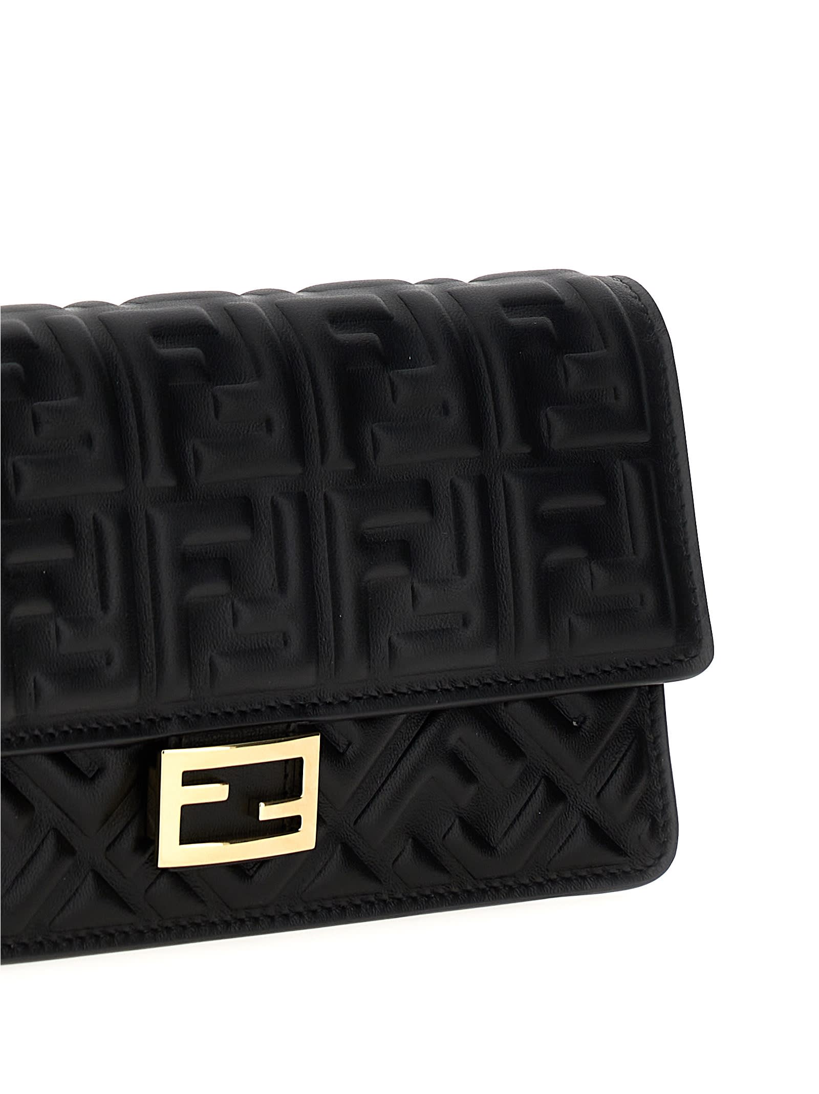 Shop Fendi Baguette Wallet On Chain In Kur Nero