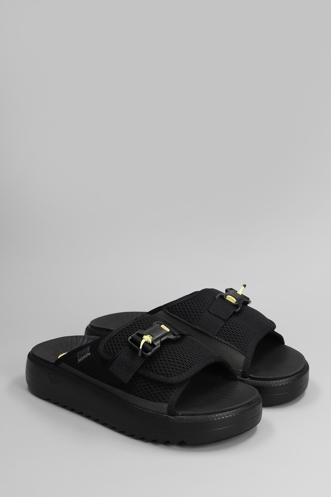 UGG MAXXER SLIDE 2.0 FLATS IN BLACK FABRIC