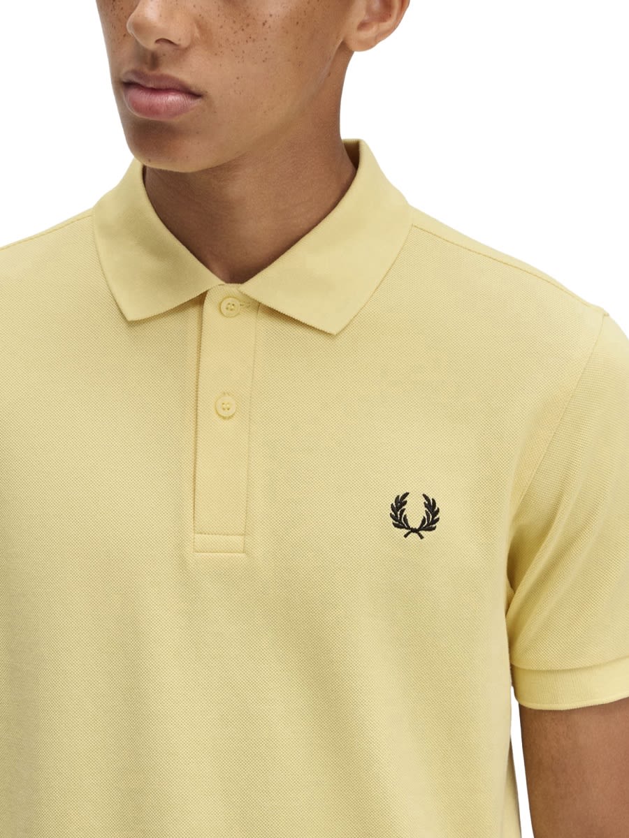 Fred Perry Mens Champions Gold Brand-embroidery Short-sleeves Cotton-knit Polo Shirt Xxl In Yellow