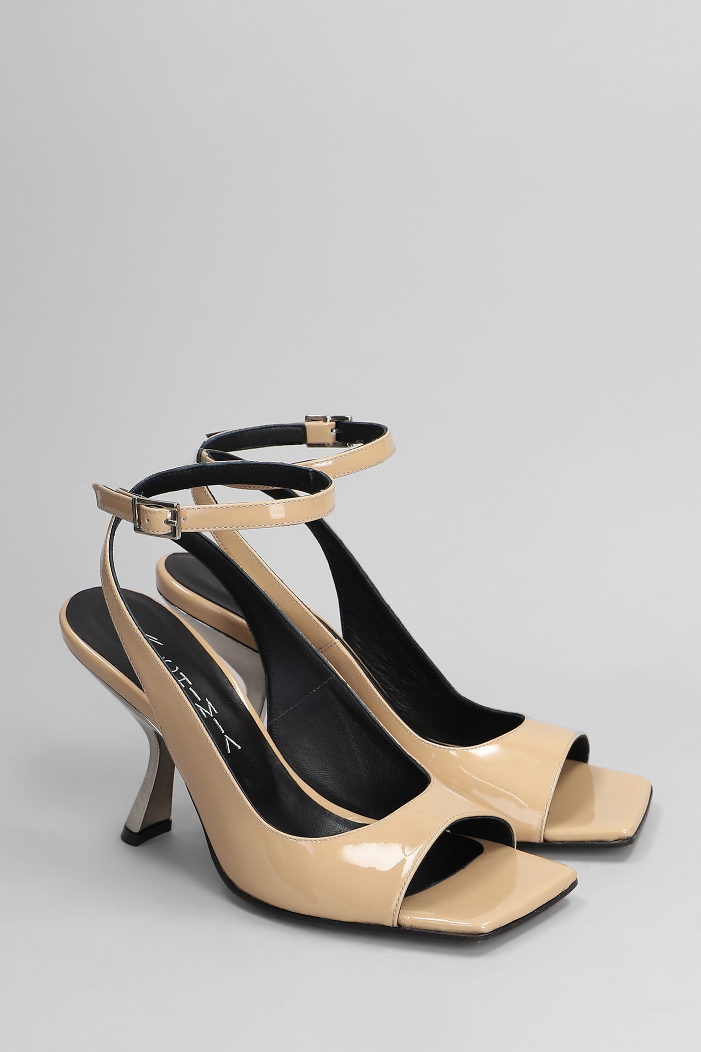 Alchimia Sandals In Camel Patent Leather In Camel