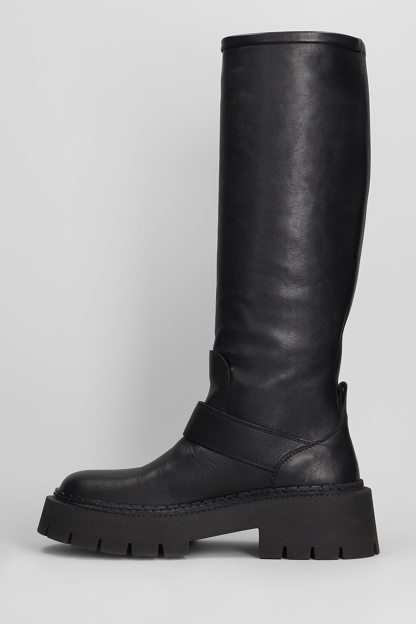 Vic Matie Etna 101 Low Heels Boots In Black Leather In Black