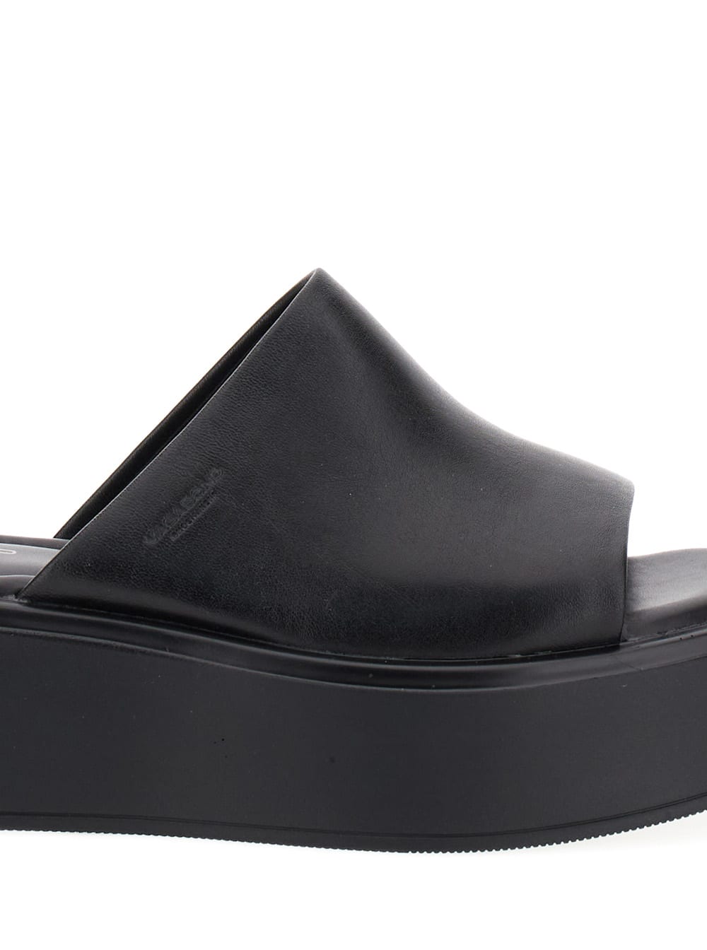 Shop Vagabond Courtney Black Sandals With Chunky Platform In Leather Woman