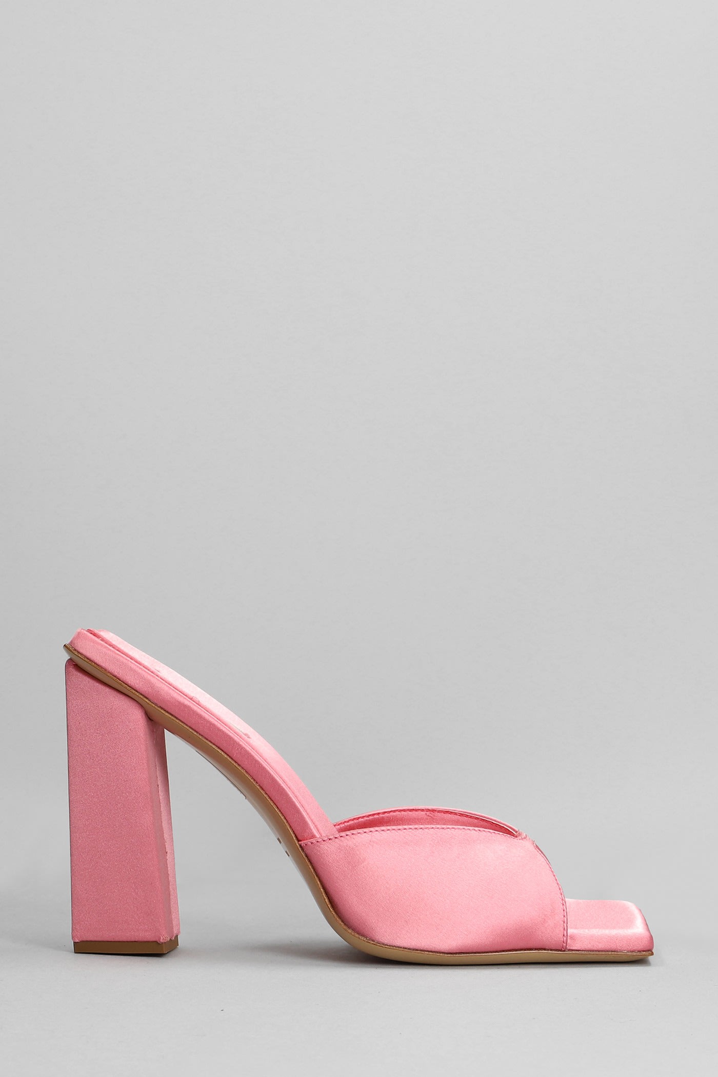 Gia X Rhw Rosie 14r Sandals In Rose-pink Satin