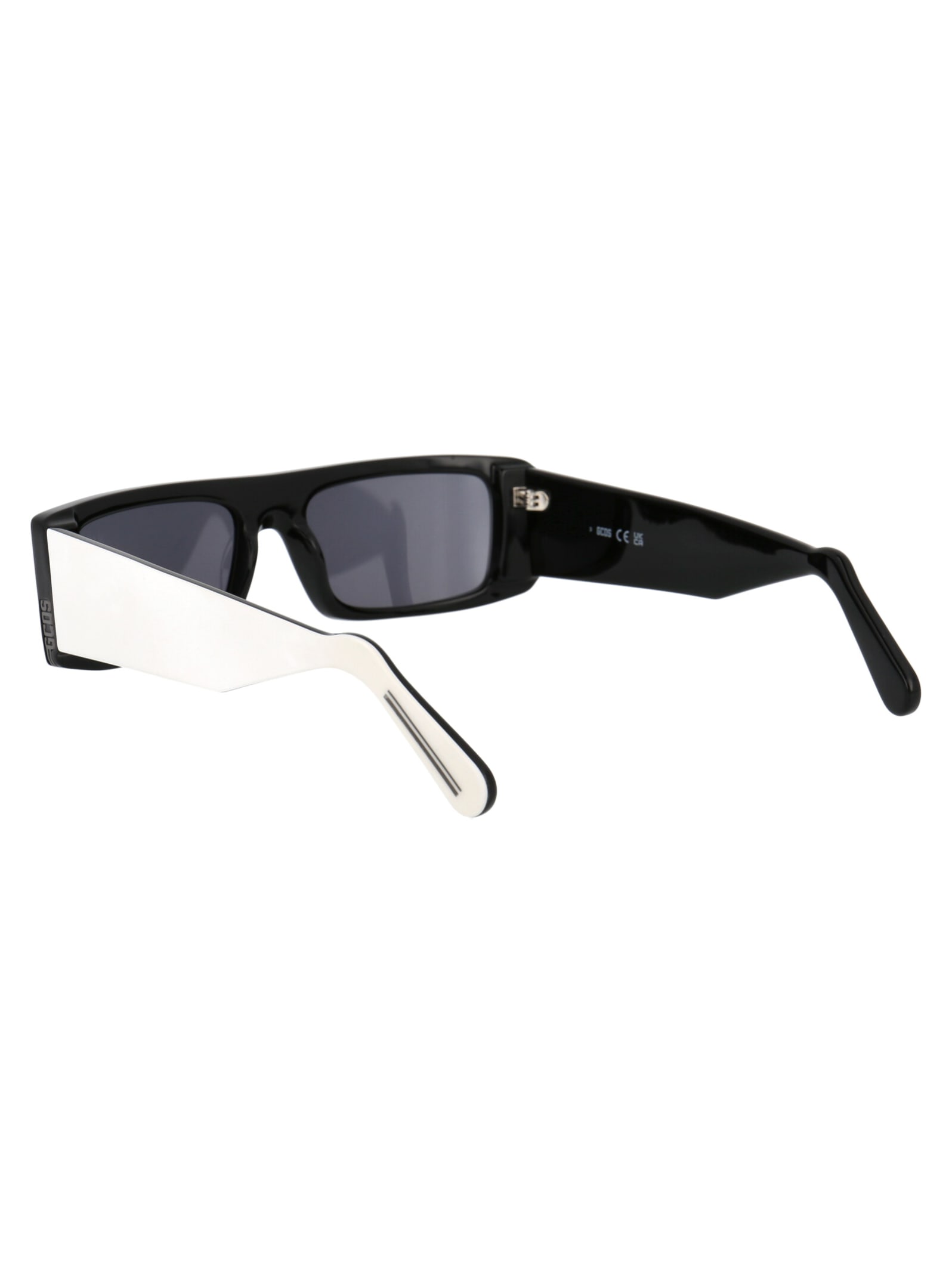 Shop Gcds Gd0009 Sunglasses In 23a White