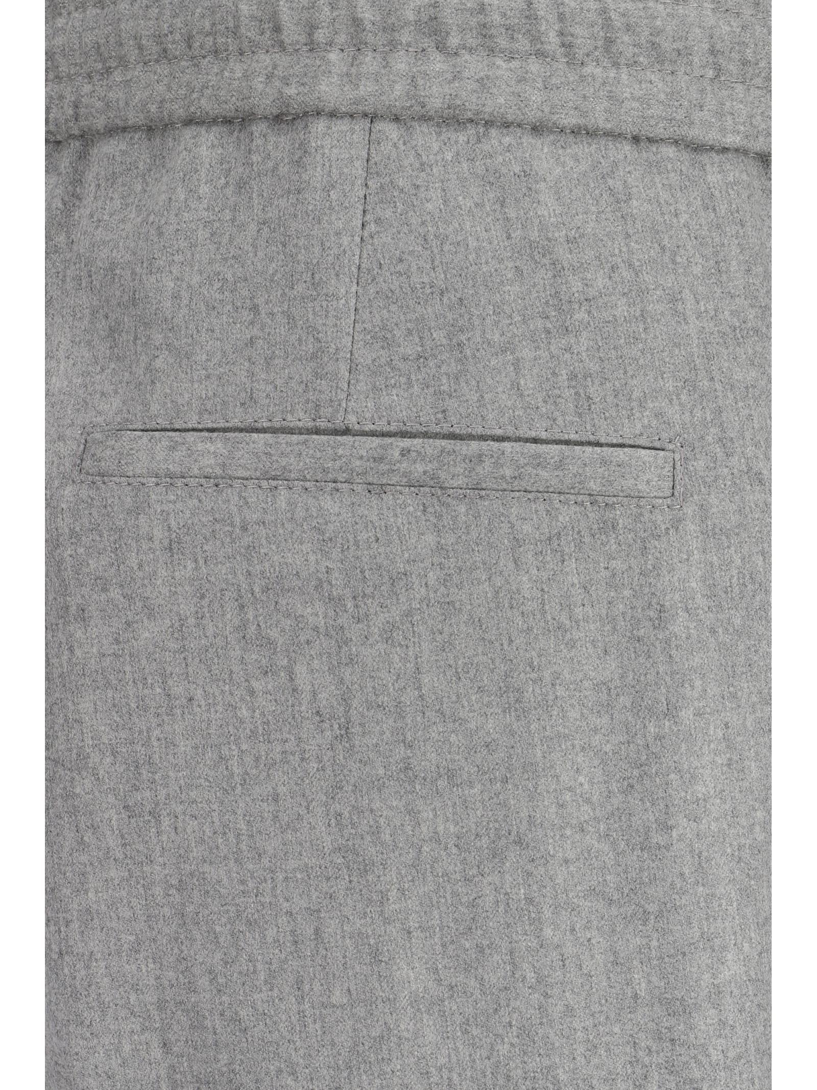 Shop Brunello Cucinelli Pants In Grigio Perla