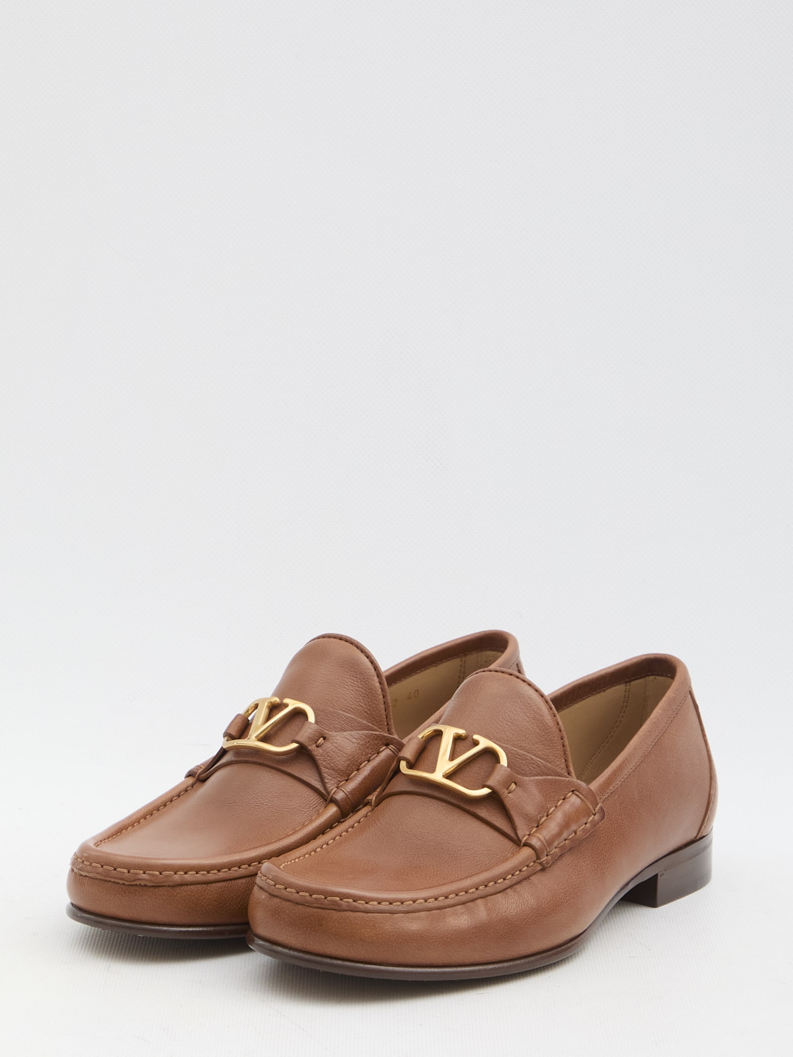 Valentino Garavani Men Vlogo Signature Leather Loafers In Tobacco