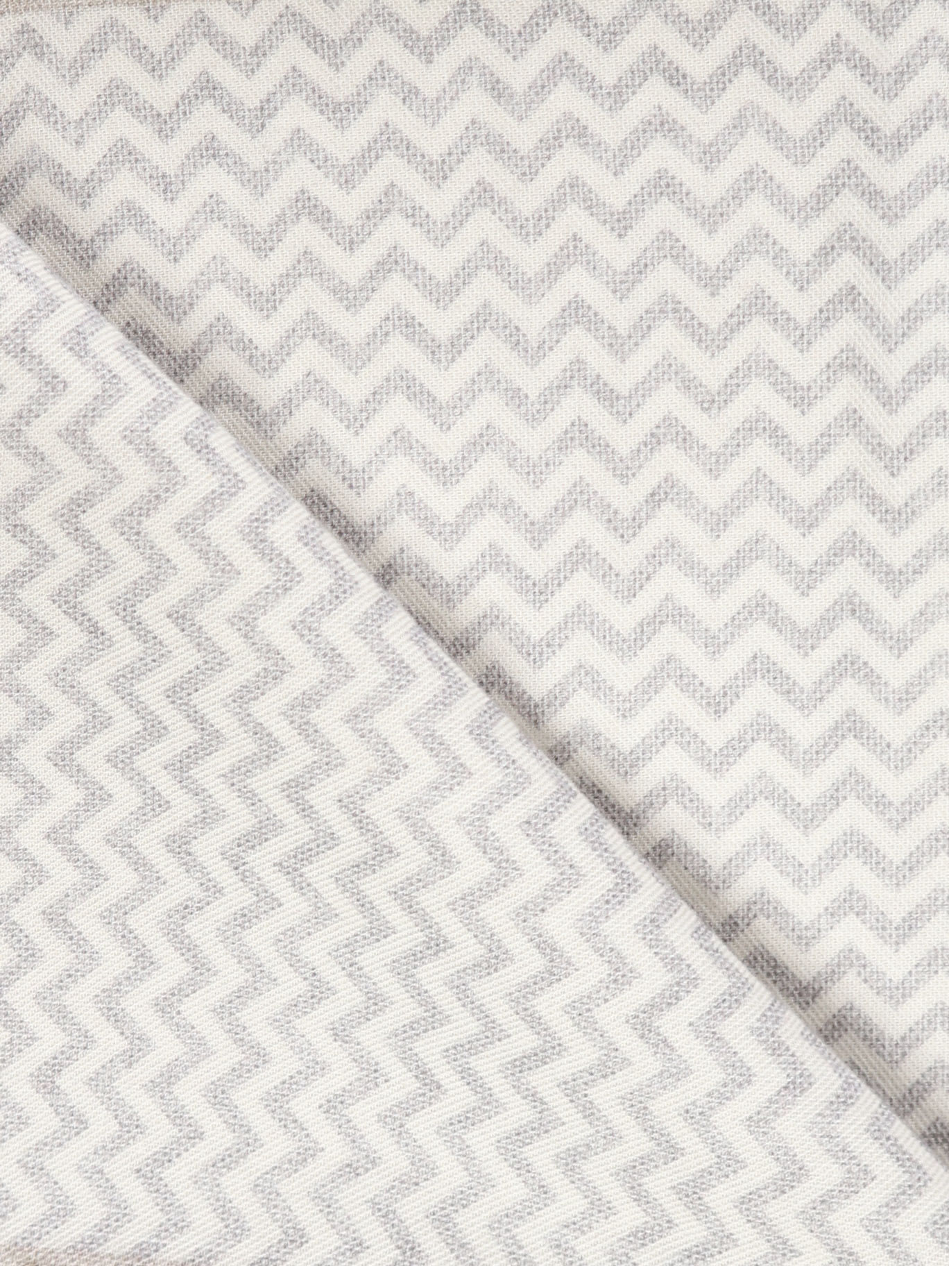 Eleventy Linen Scarf In White, Grey