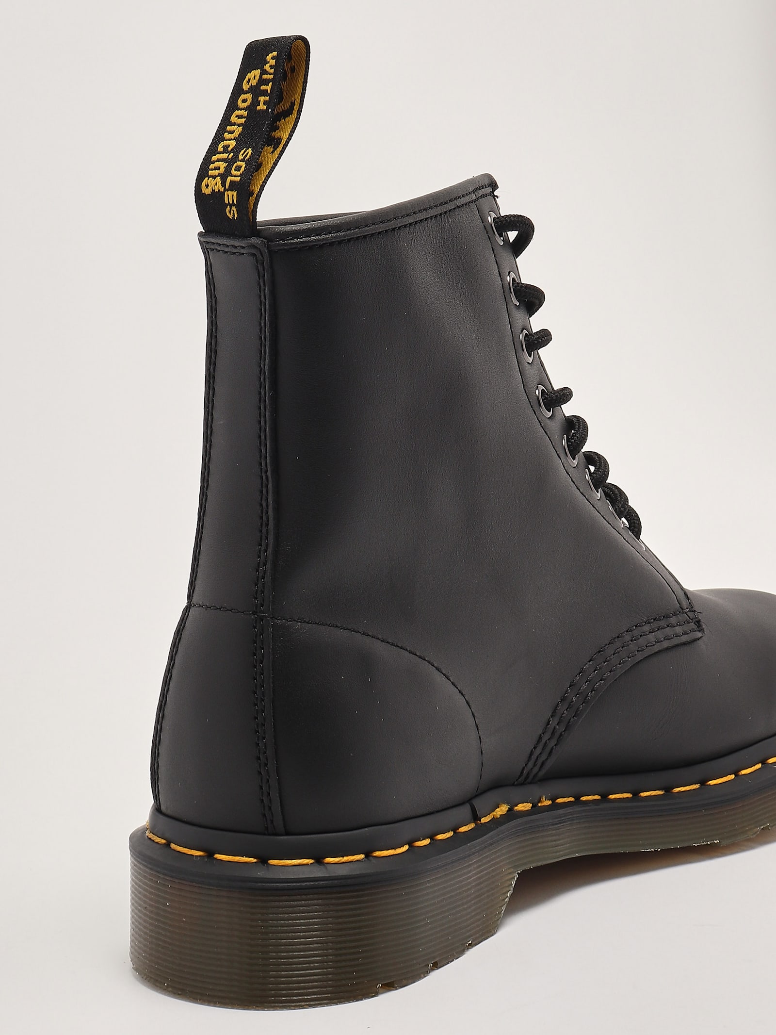 Shop Dr. Martens' Stivali Stringati In Nappa Boots In Nero