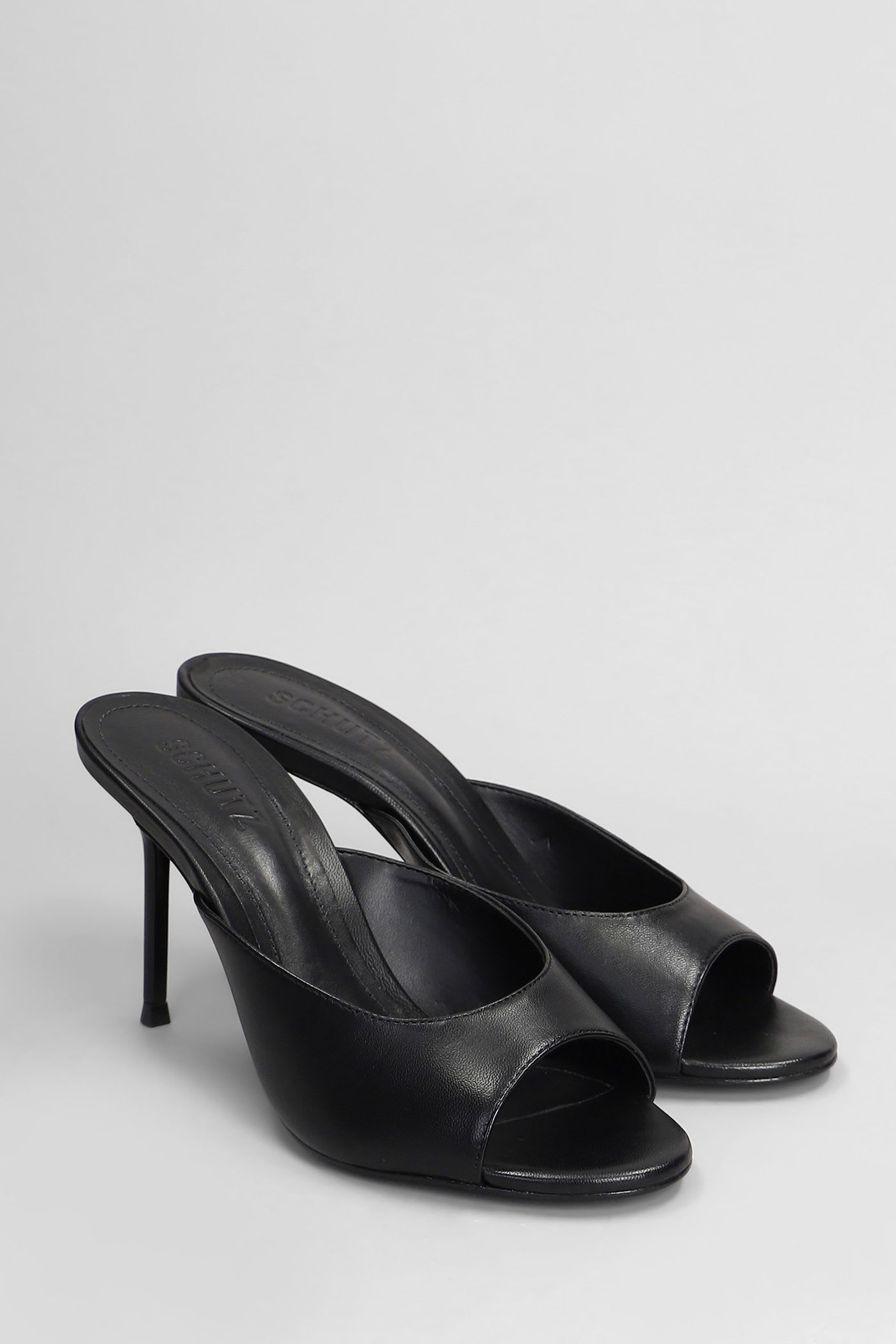 SCHUTZ SLIPPER-MULE IN BLACK LEATHER 