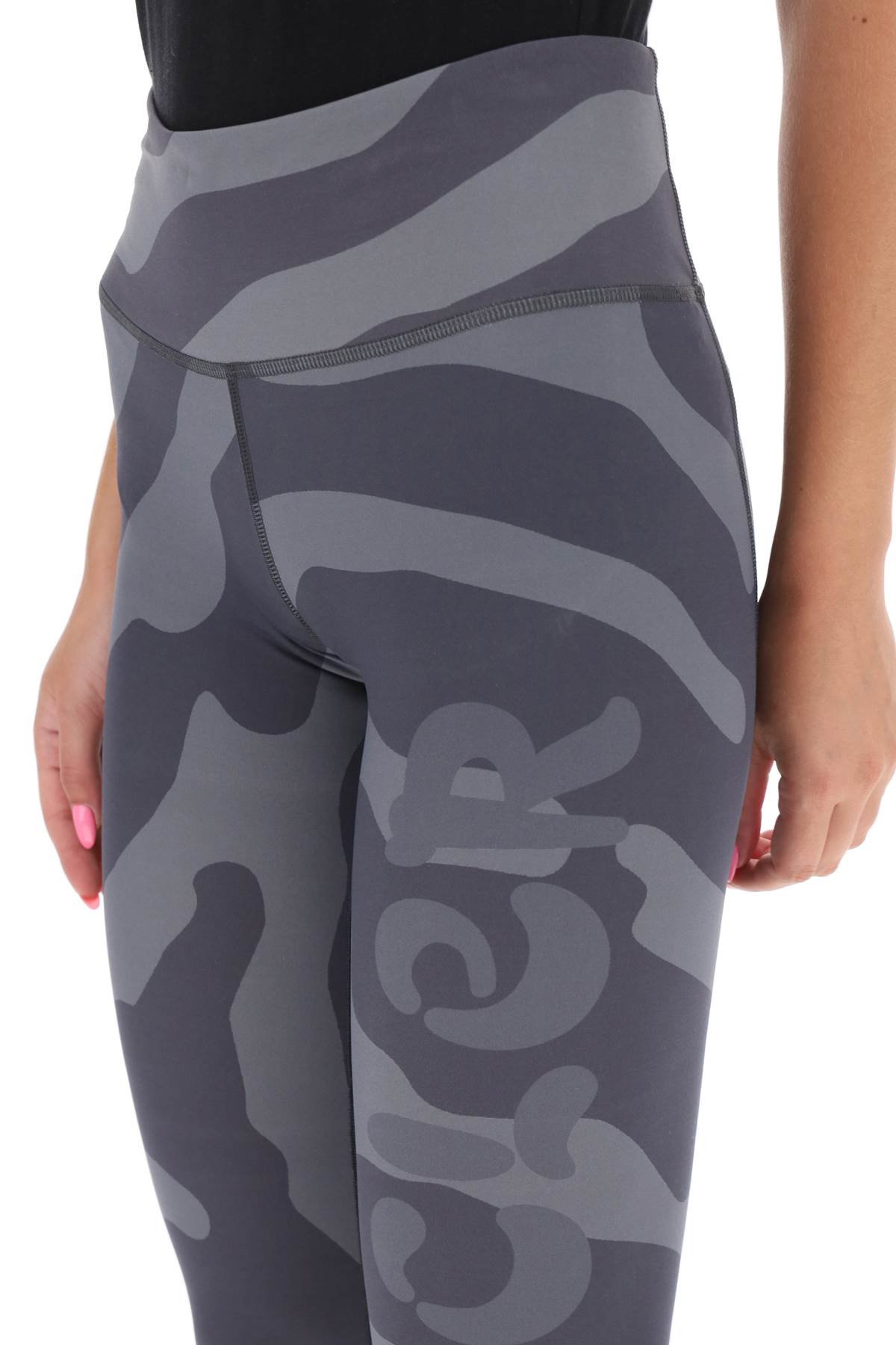 Shop Moncler Genius Fingerprint Sports Leggings In Charcoal (grey)