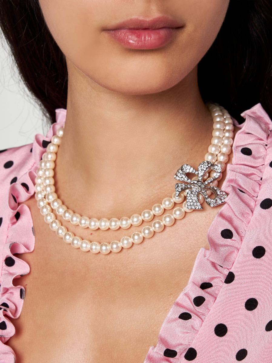 Shop Alessandra Rich Bow Detail Pearl Embellished Necklace In Pearl Silver