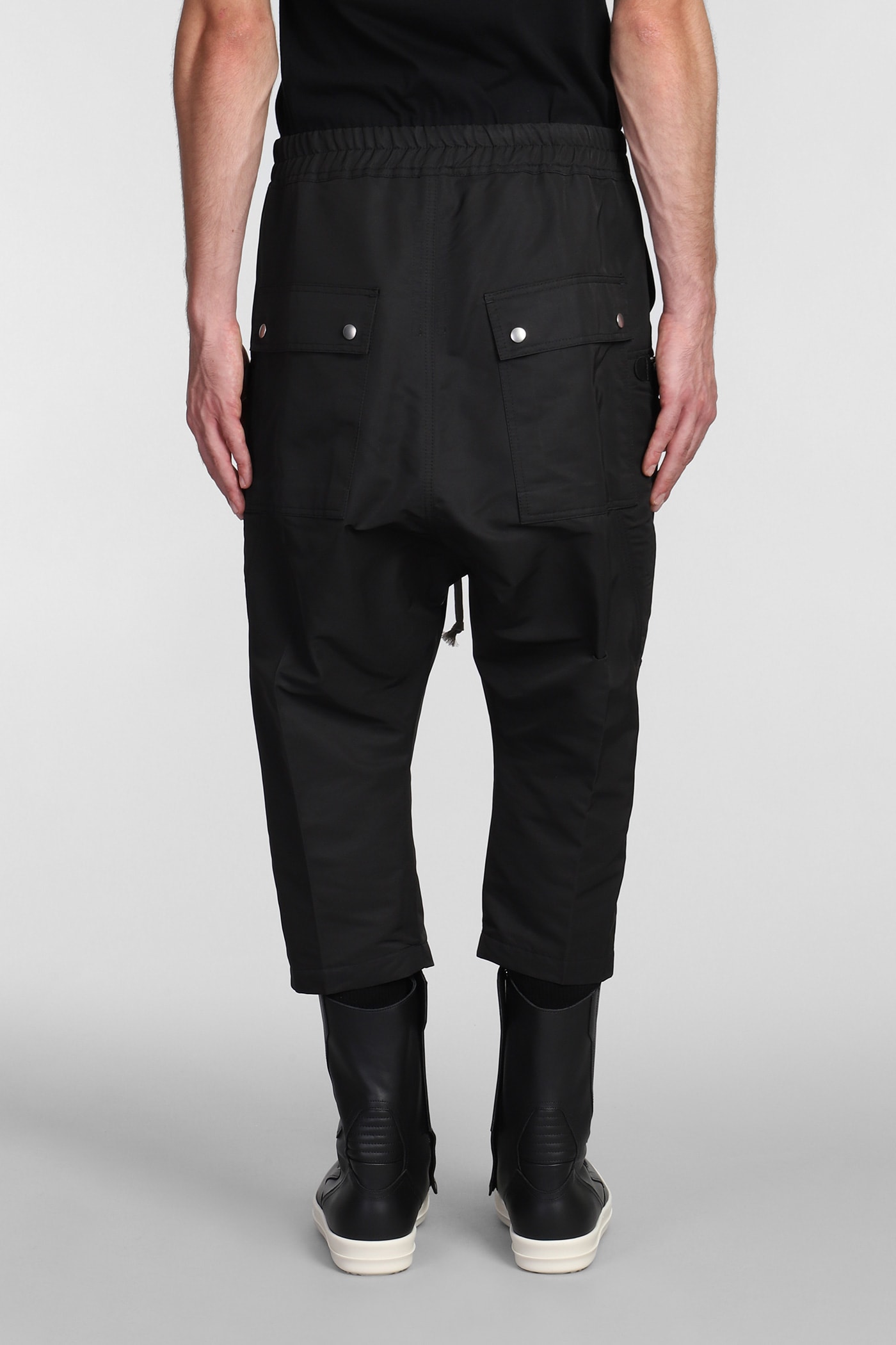 'bauhaus Bela' Cropped Cargo Pants In Organic Cotton In Black