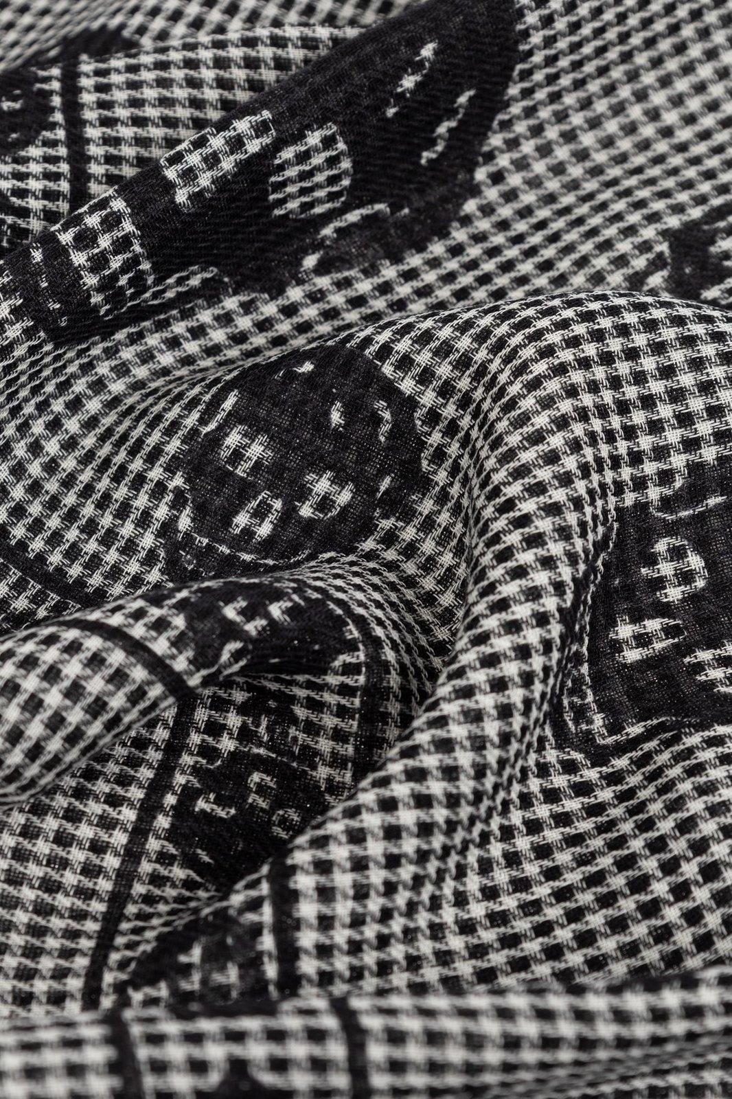 Alexander Mcqueen Houndstooth Skull Printed Frayed-edeg Scarf In Blackivory