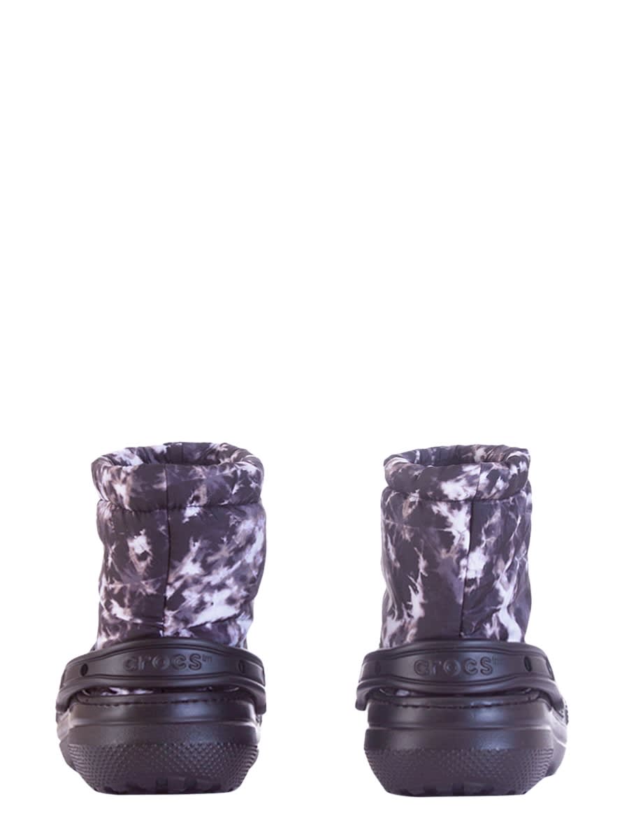 Crocs Tye Dye Lined Boot In Black