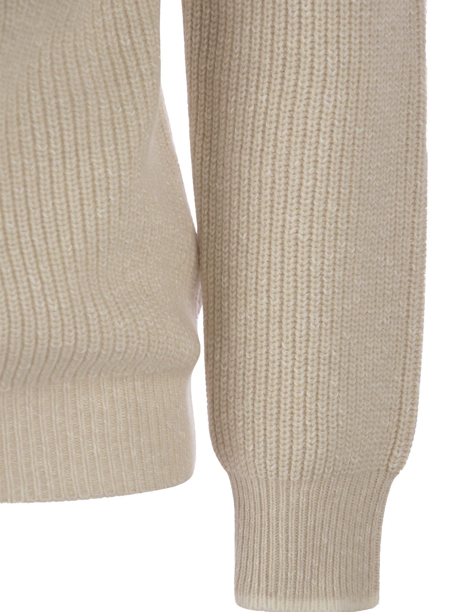 Shop Peserico Crew-neck Sweater In Wool And Cashmere In Beige