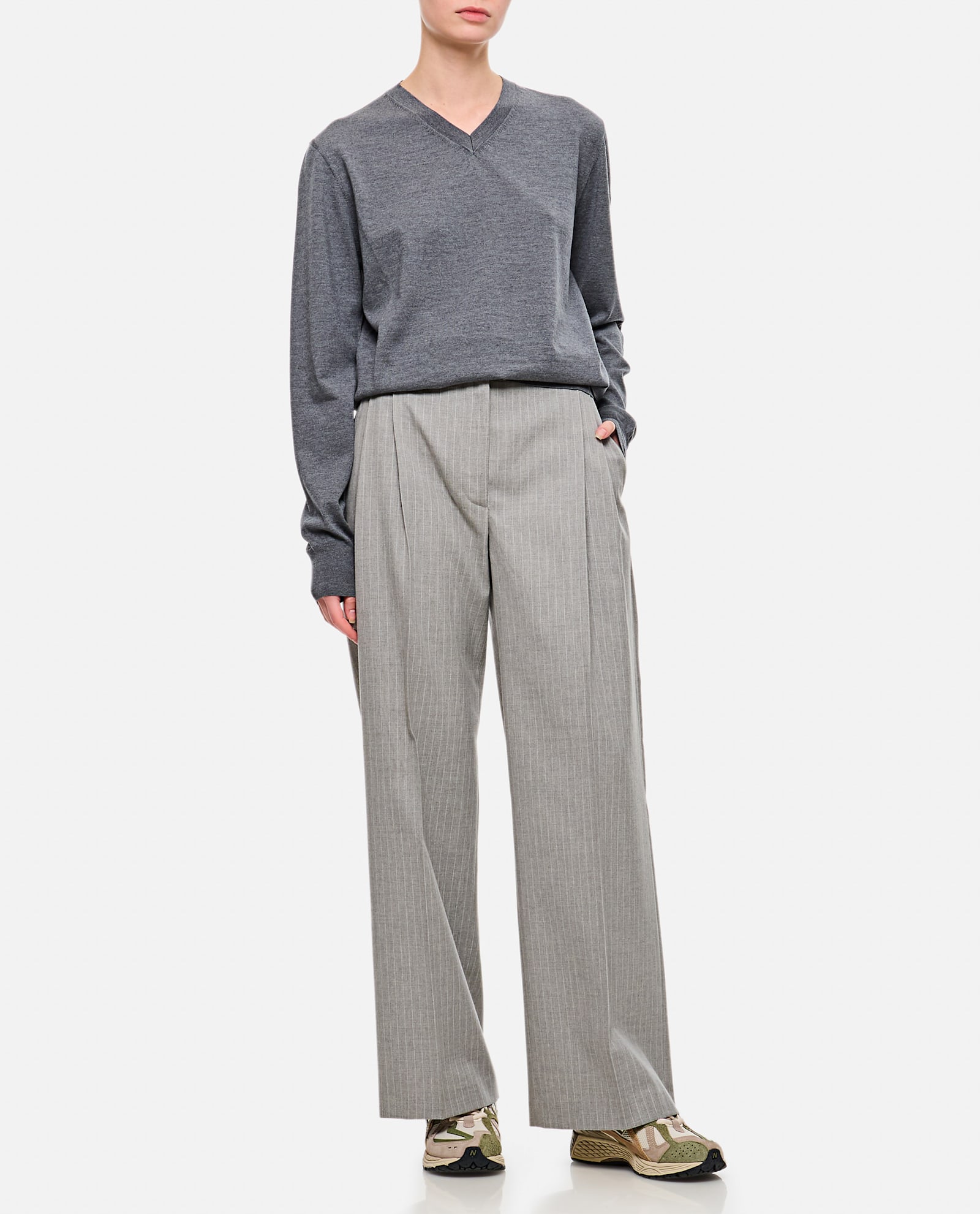 Khaite Elegant Wool Knit Top In Grey