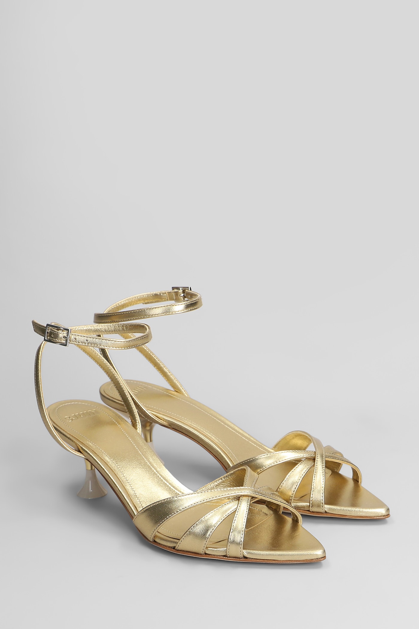 3juin Kyara 055 Sandals In Gold Leather In Gold