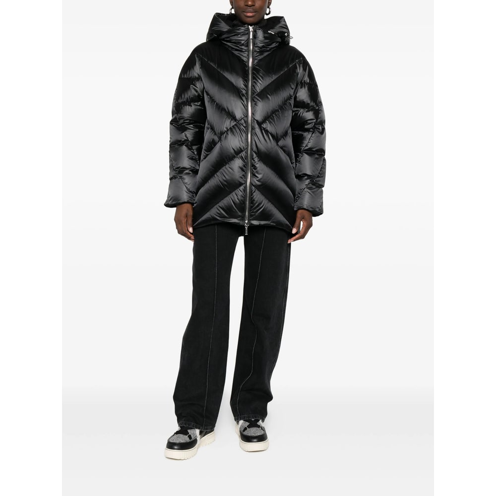 Moorer Wanita Down Jacket With Distinctive Quilted Design In Black