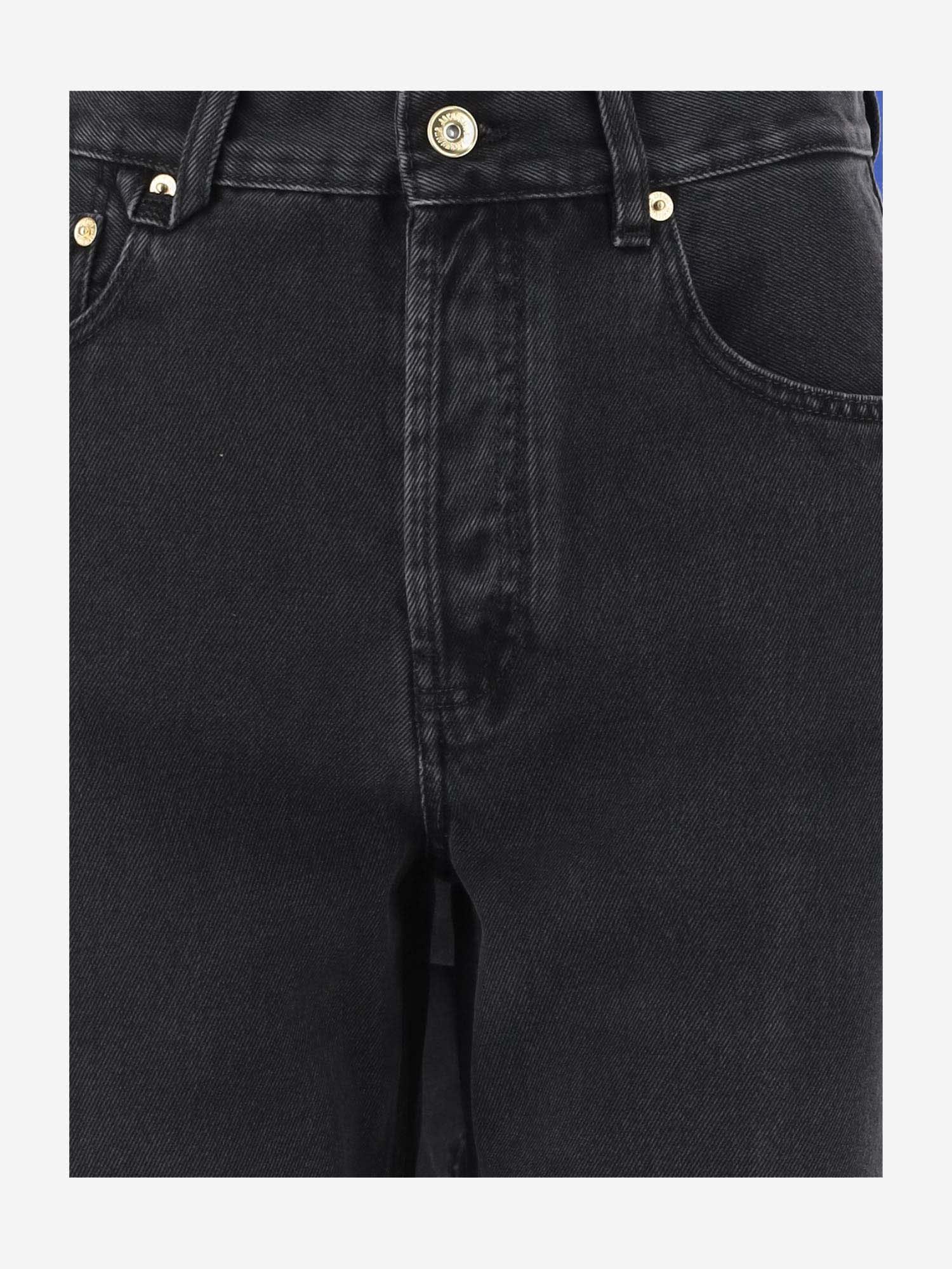 Shop Jacquemus Le De-nîmes Court Jeans In Black