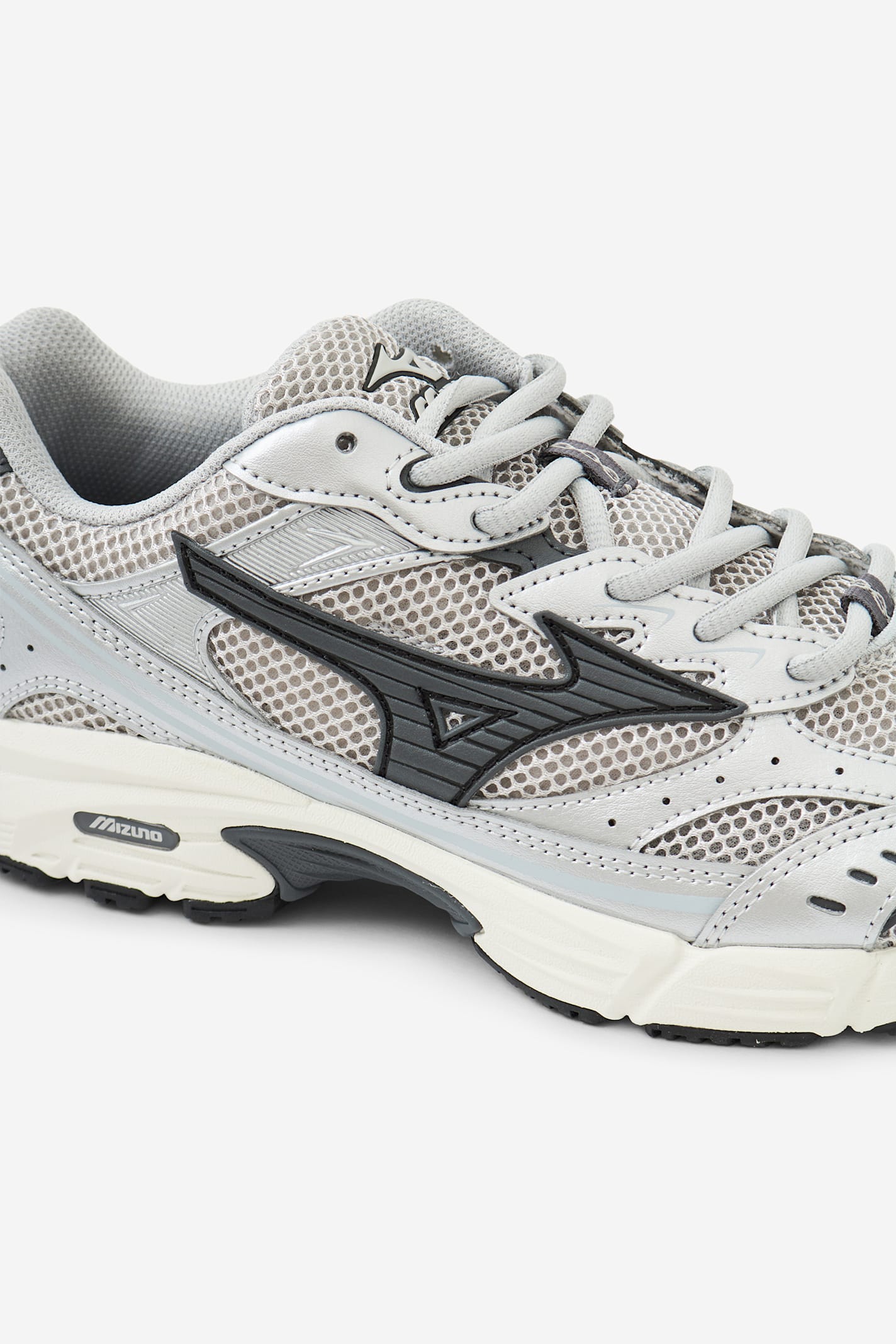 Mizuno Mxr Sneakers In White