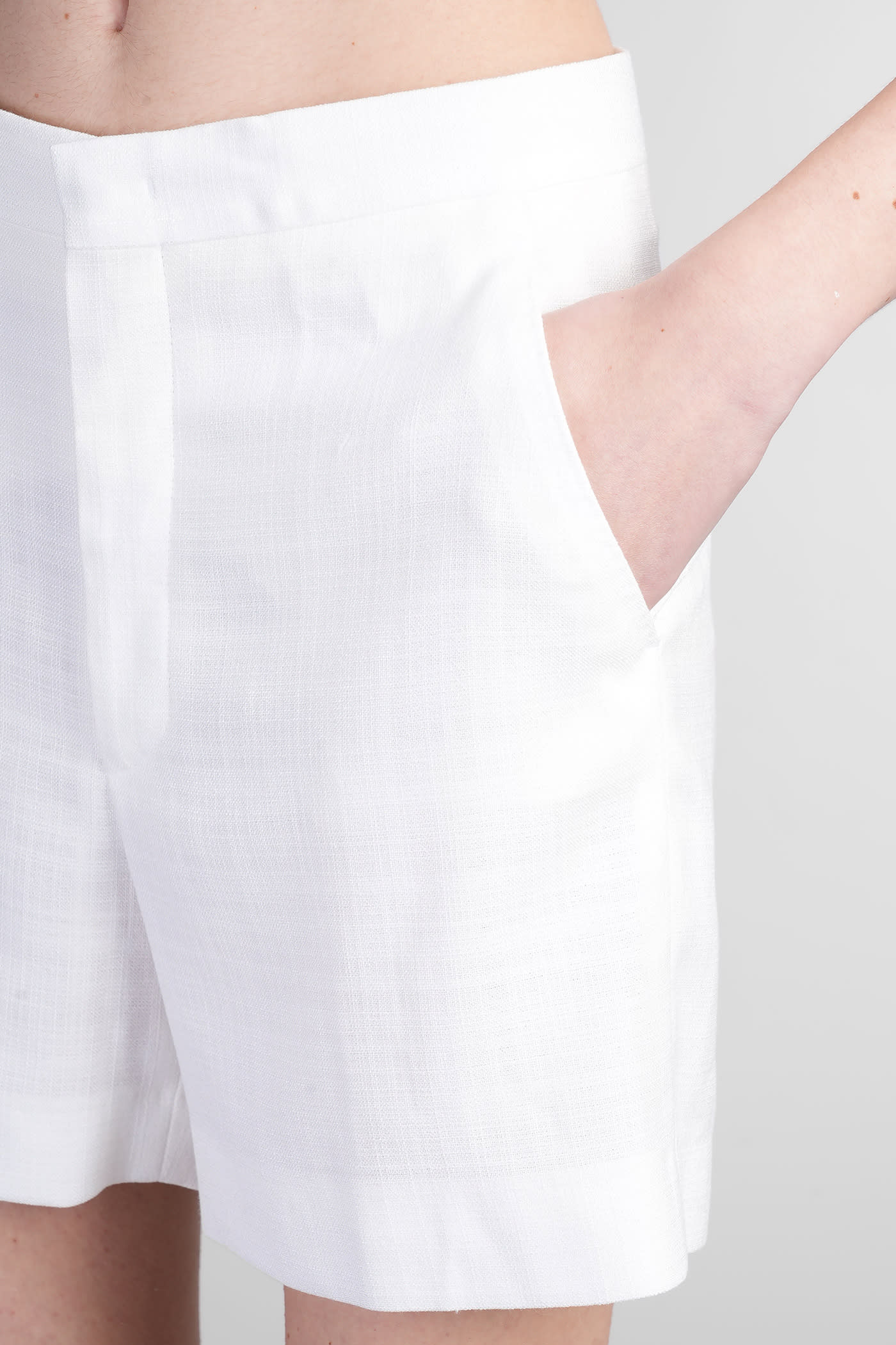 Tagliatore B-elle Shorts In White Viscose In White