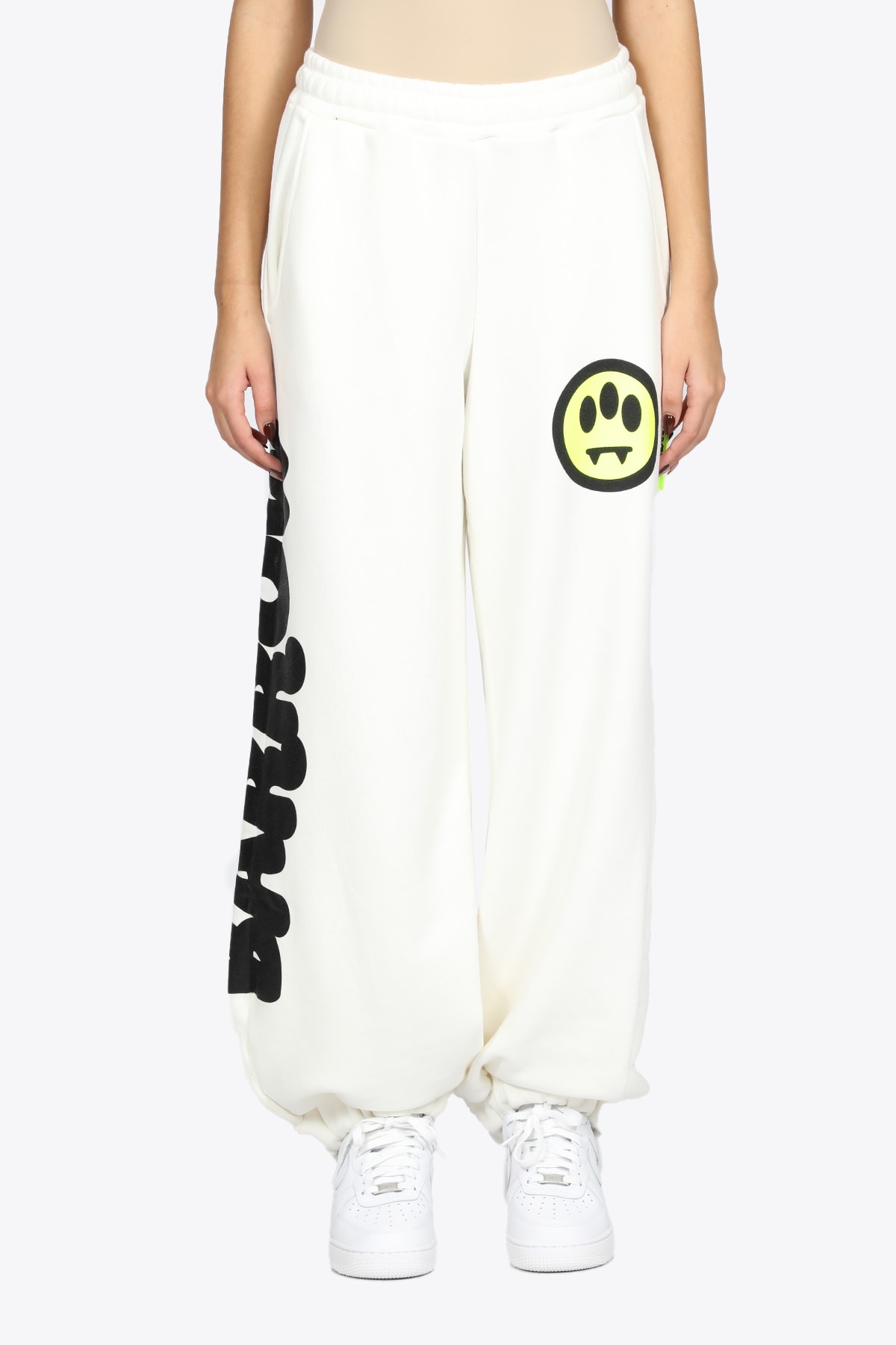 Barrow Sweatpants Off-white baggy sweatpant with logo