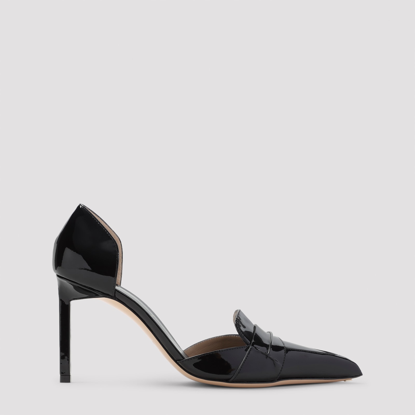 Tom Ford Stylish Pointed Toe Patent Finish Pumps In Black
