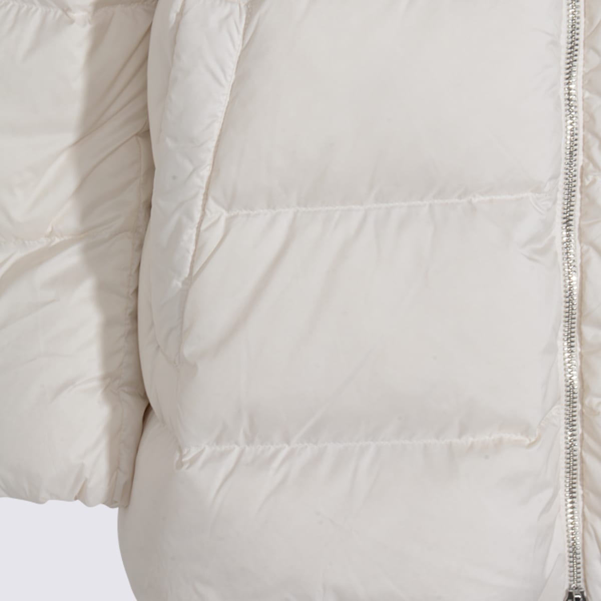Add Hooded Puffer Coat In White