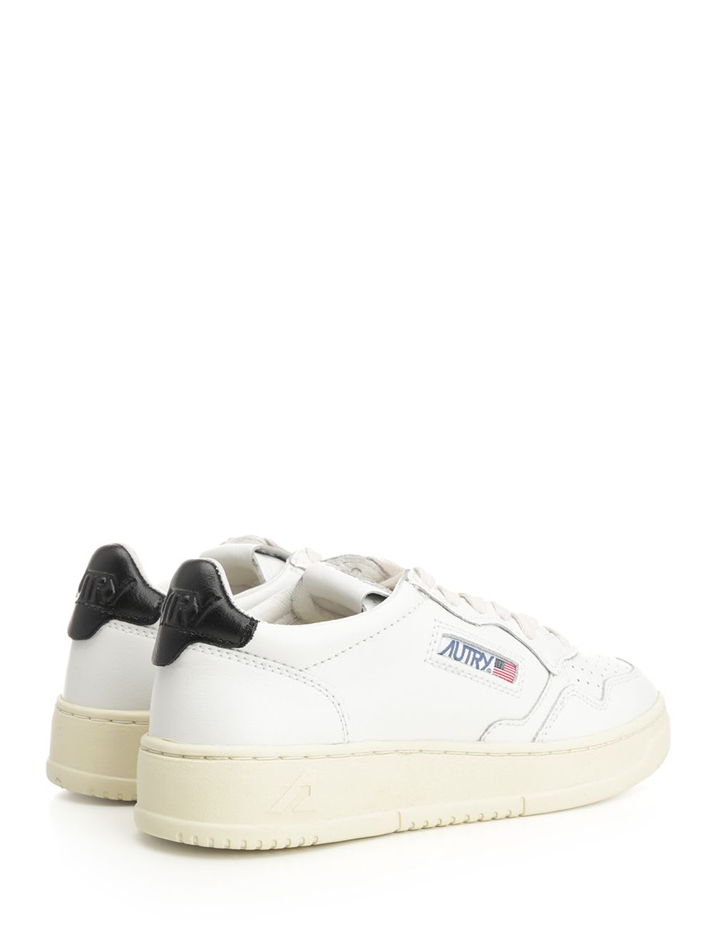 Autry Medalist Low Sneaker With Contrast Heel Tab In White