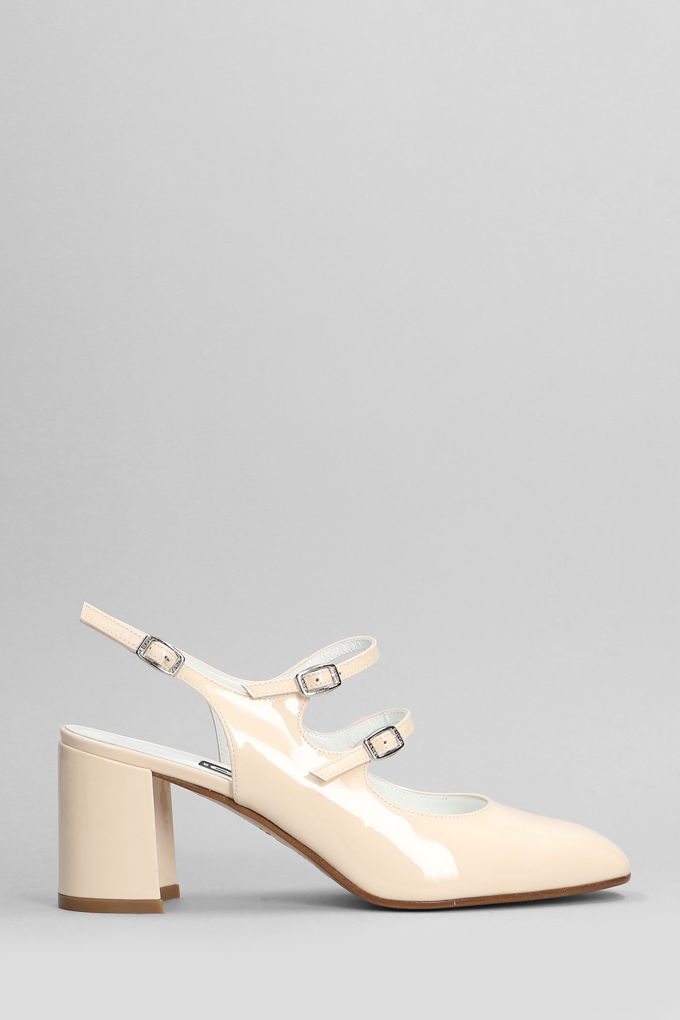 Banana Pumps In Beige Patent Leather