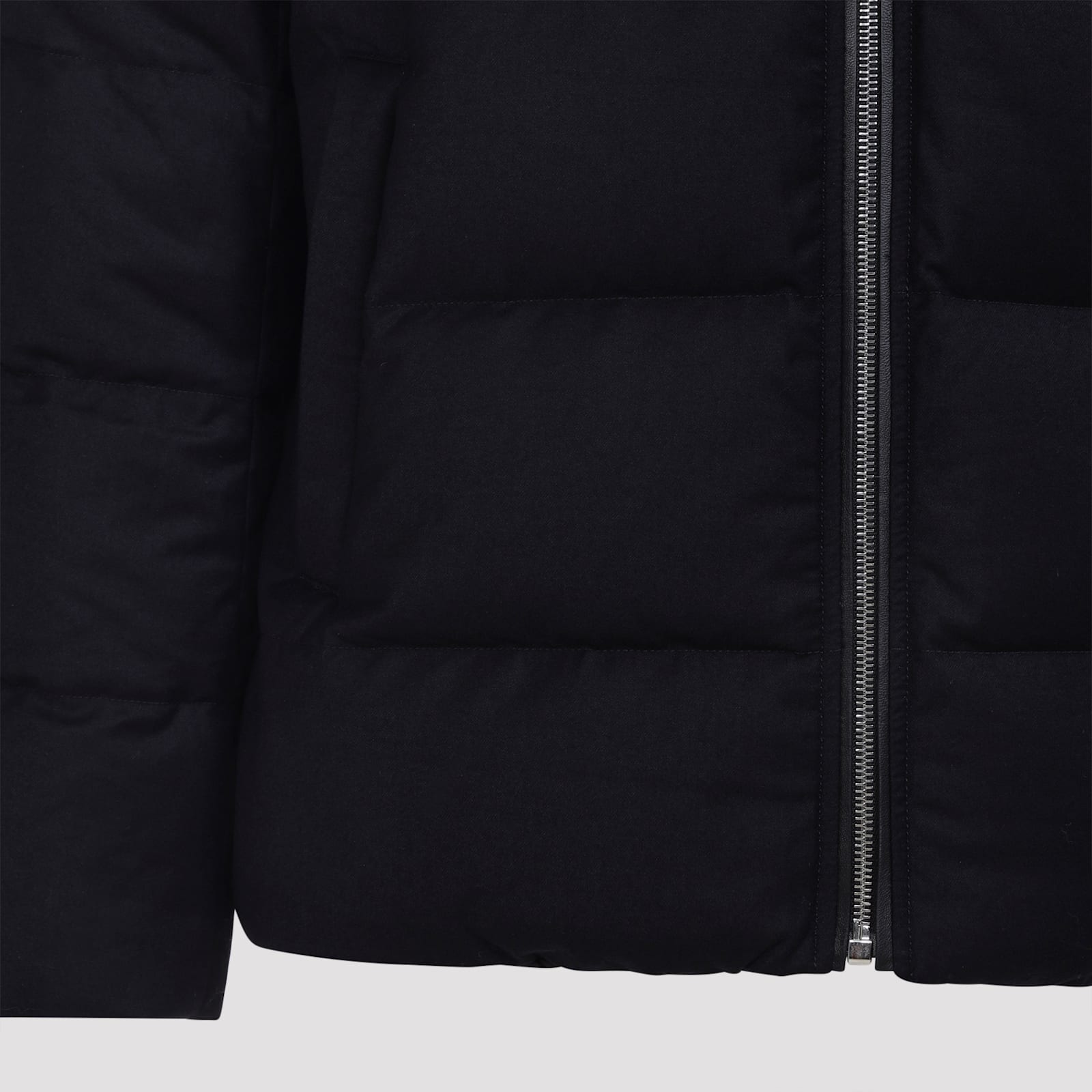 Yves Salomon Padded Quilted Down Jacket With Hood And Zipper Closure In Black
