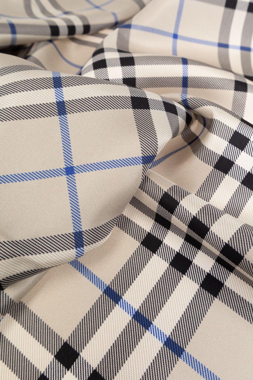 BURBERRY VINTAGE CHECK FINISHED-EDGE SCARF