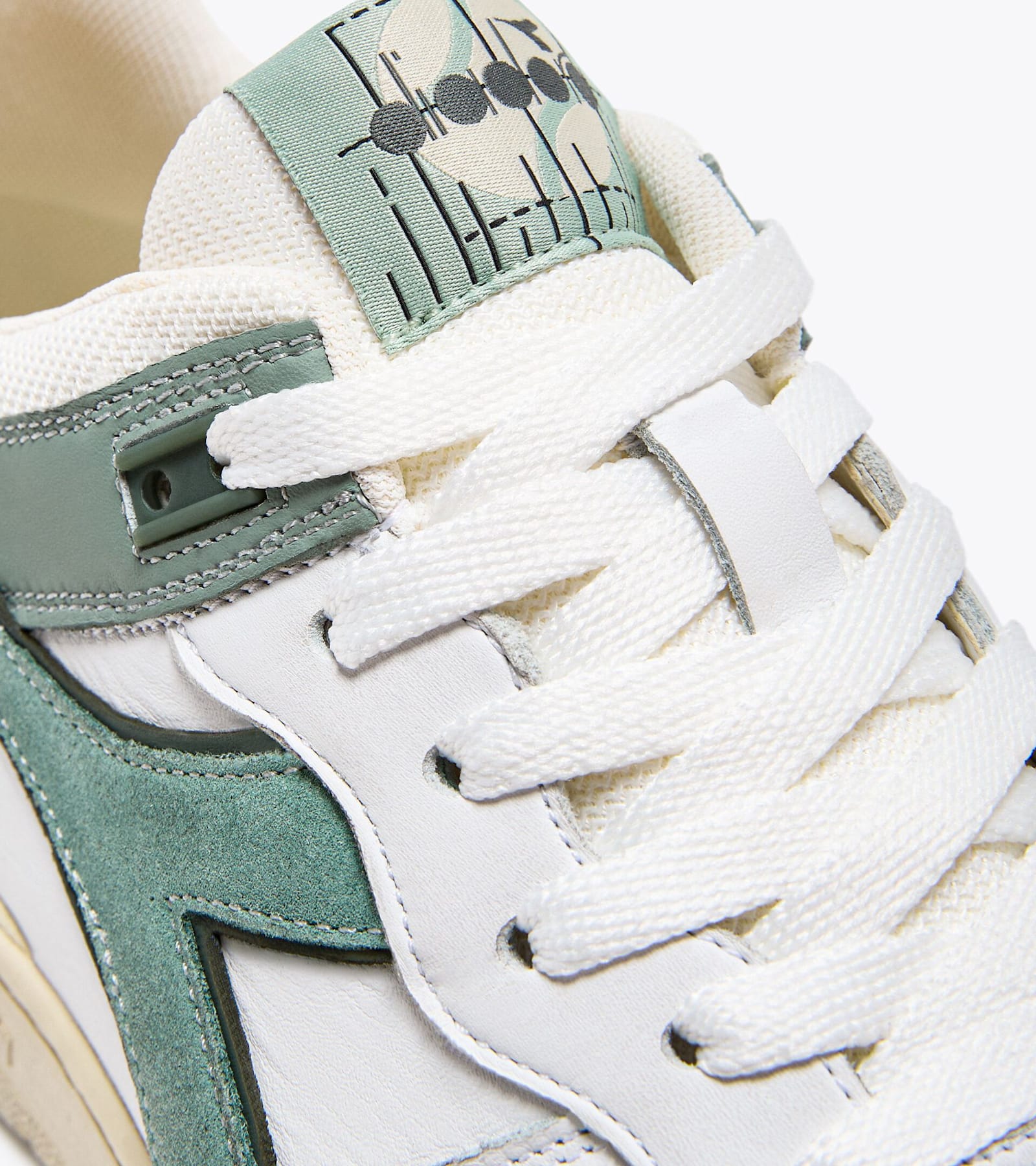 Shop Diadora 560 Used In Verde Iceberg