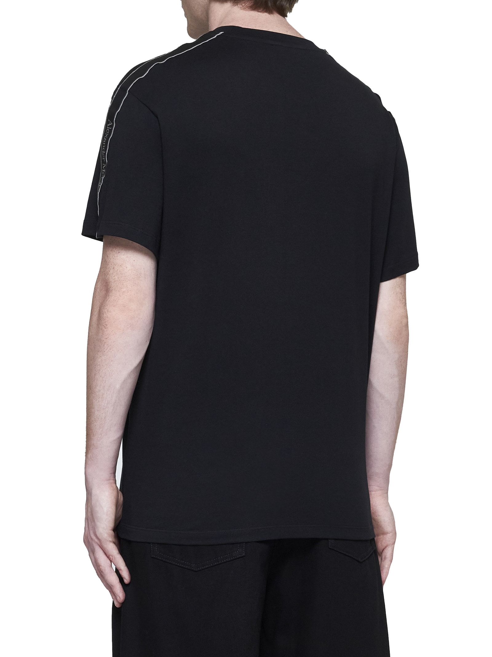 Shop Alexander Mcqueen T-shirt In Black