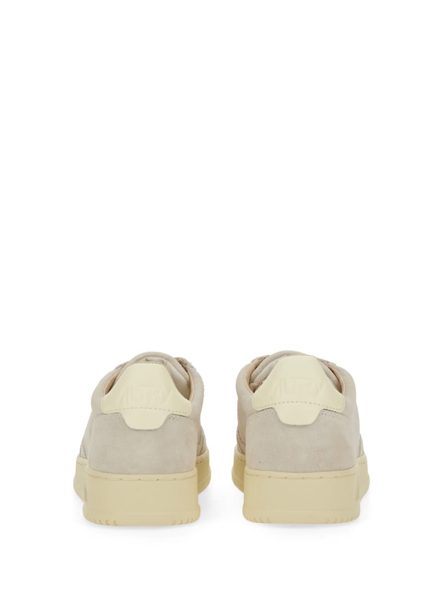 Autry Medalist Perforated Sneakers In White