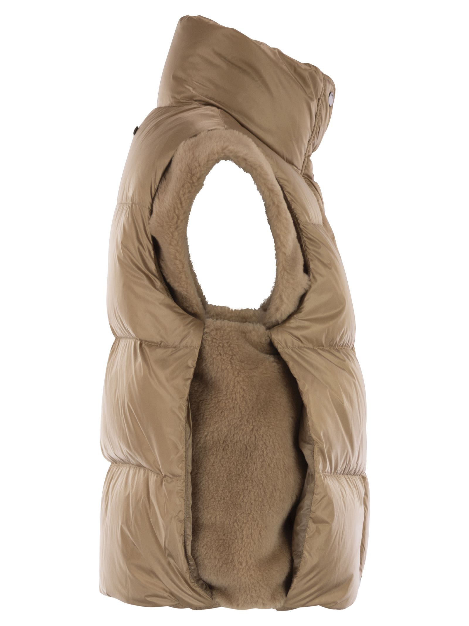 Peserico Down Vest With Winged Collar In Brown