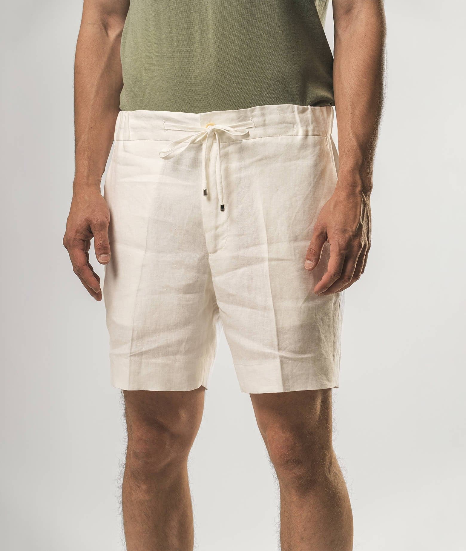 Larusmiani D20 Bermuda Shorts In White