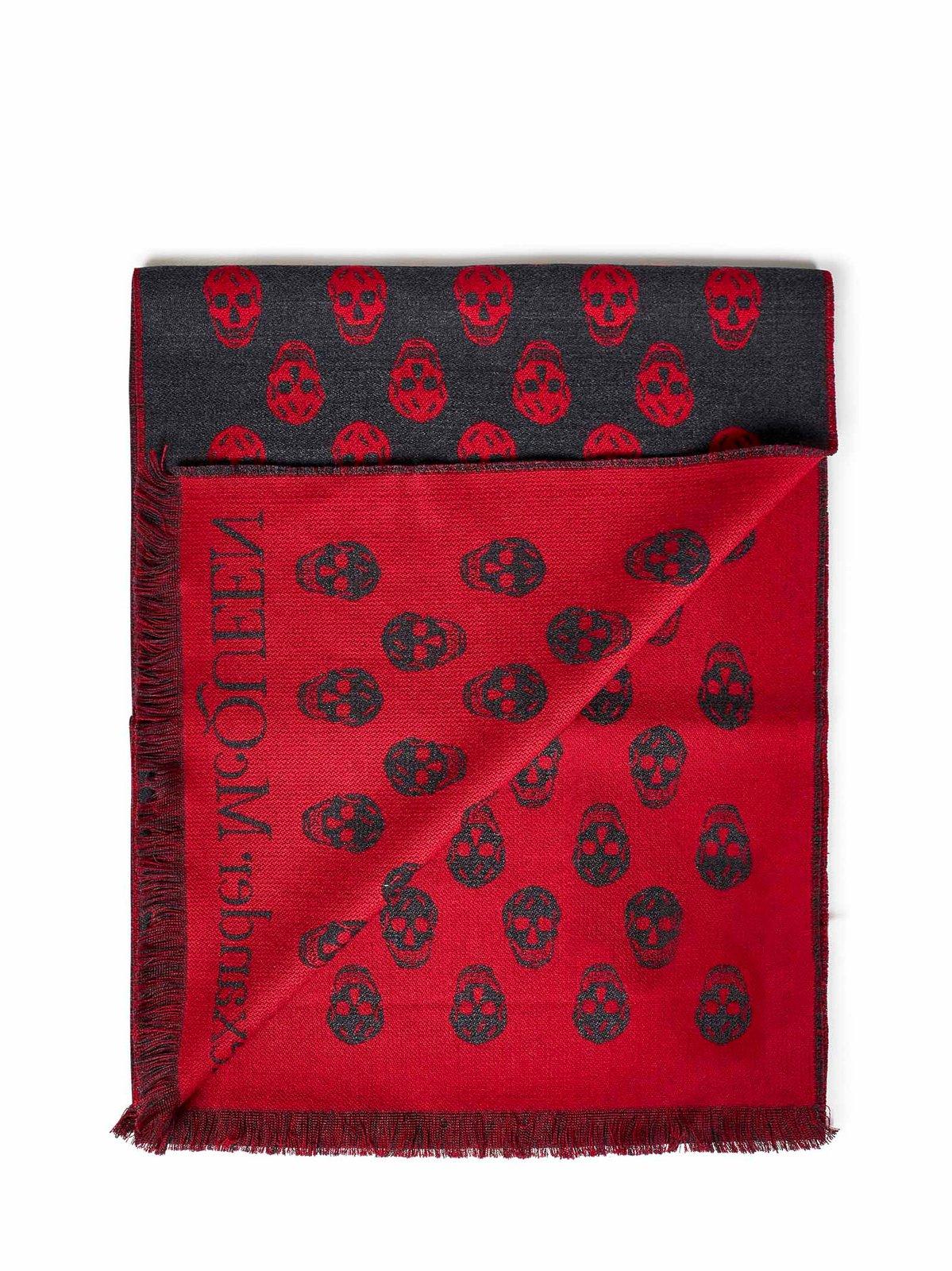 Shop Alexander Mcqueen Skull Jacquard Fringed Scarf In Red