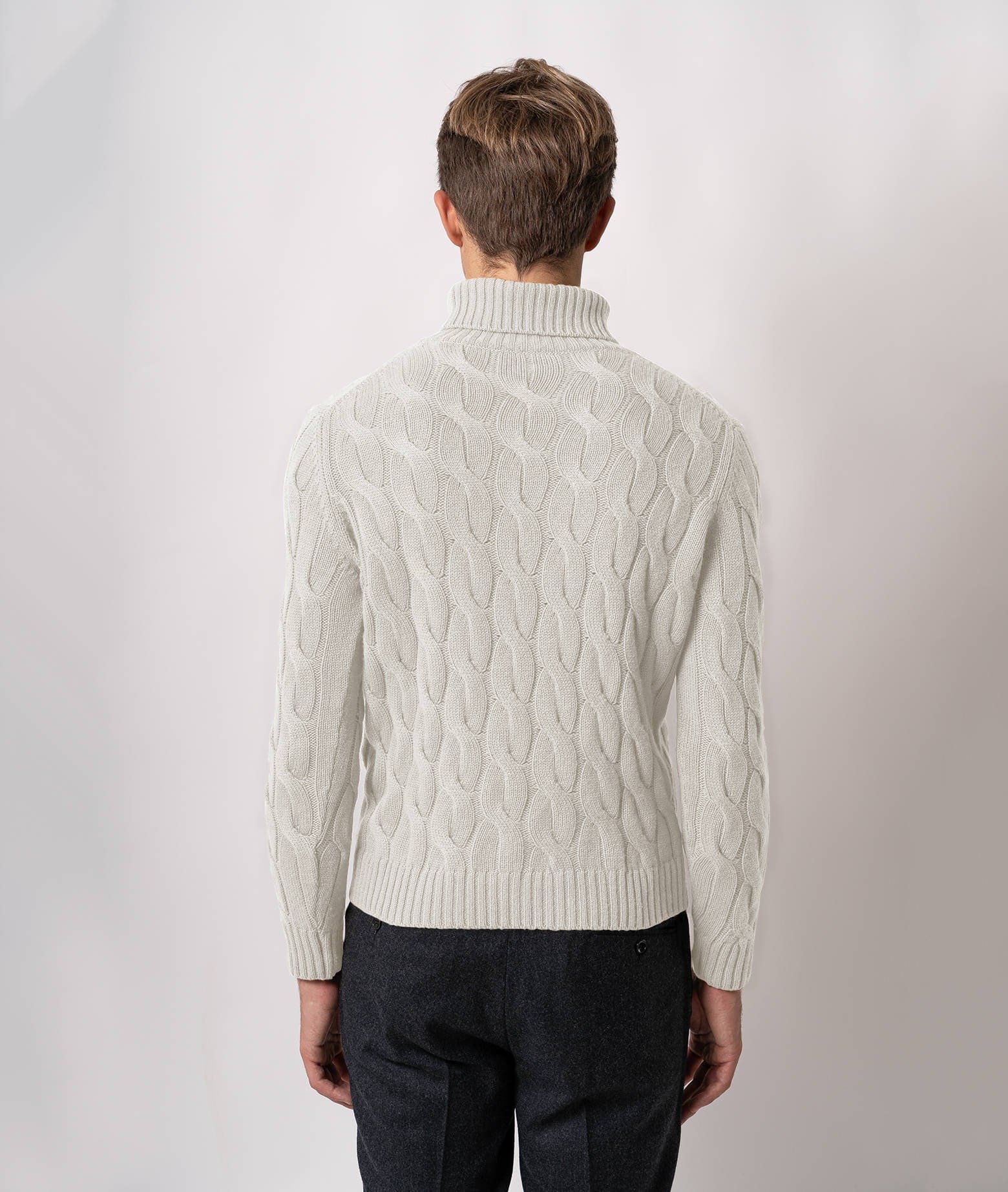 Larusmiani Turtleneck Sweater Col Du Pillon Sweater In White