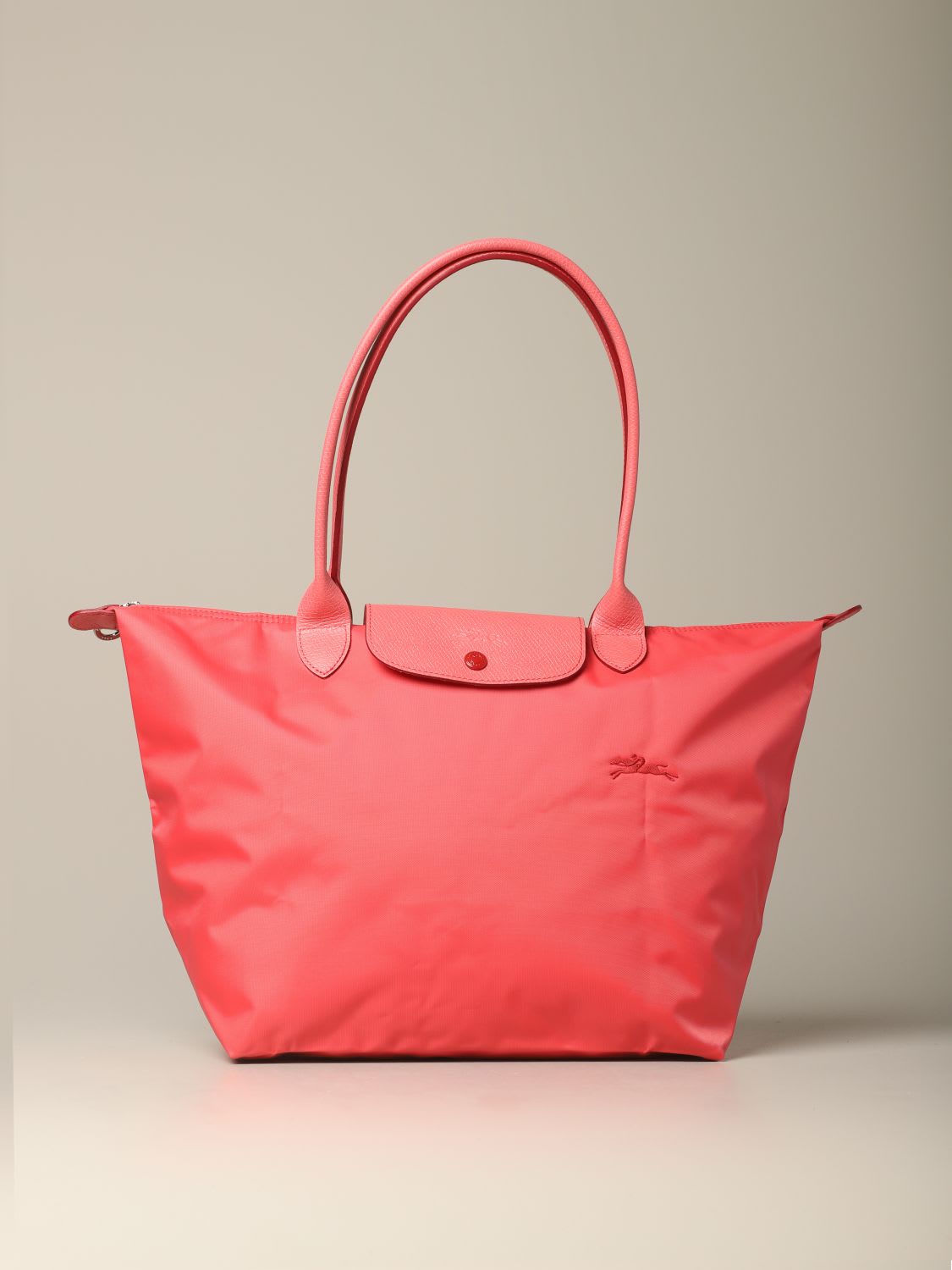 Click to view more detailed imagery on our partner's website Longchamp In Nylon In Geranium