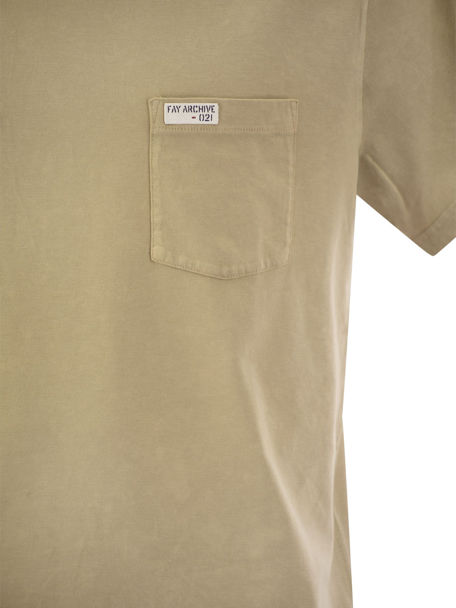 Shop Fay T-shirt  Archive In Cream